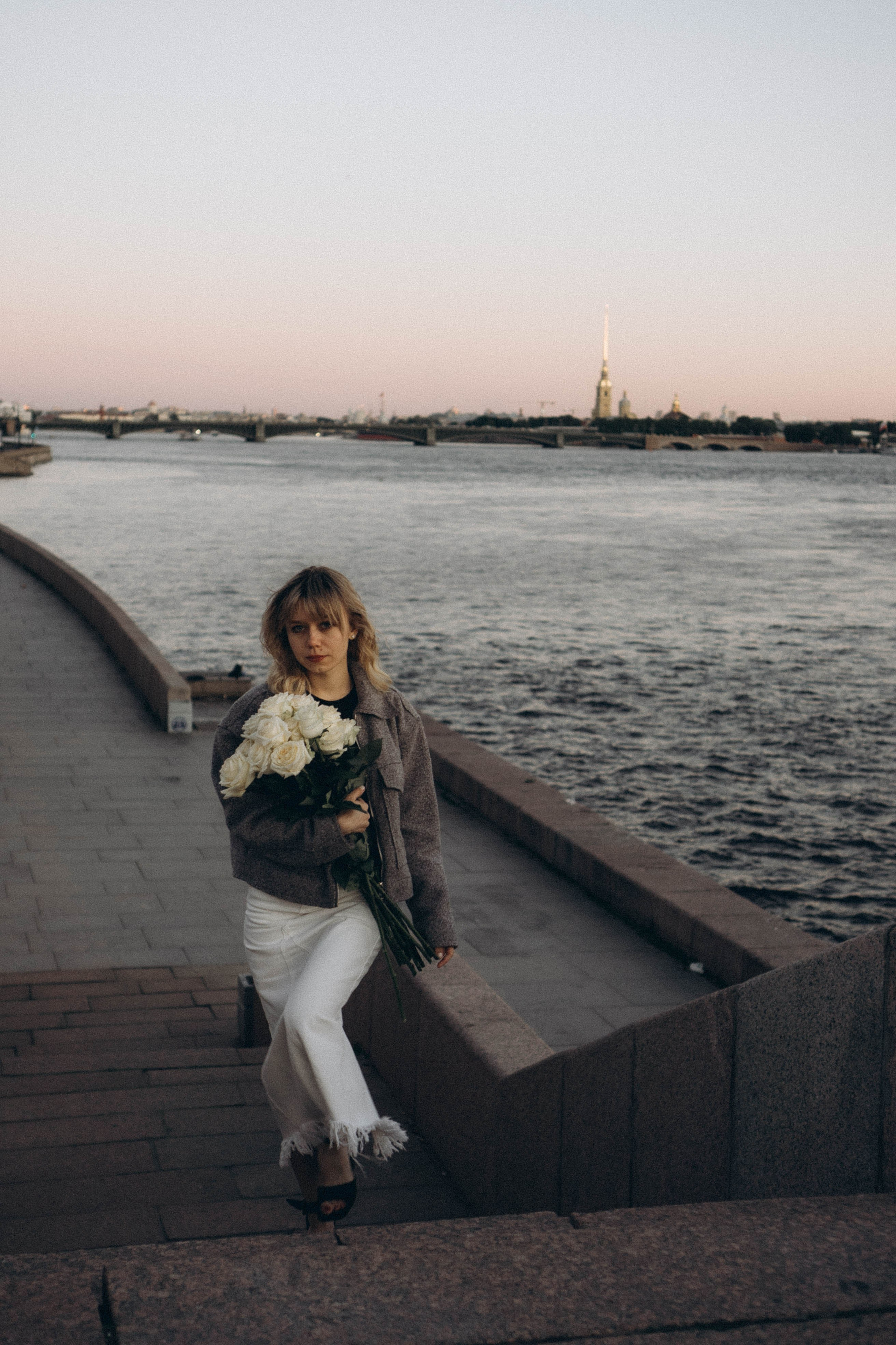 ПРОГУЛКА ПО ГОРОДУ В БЕЛЫЕ НОЧИ (другой вариант). Профессиональный фотограф, Санкт-Петербург — Виктория Богомолова