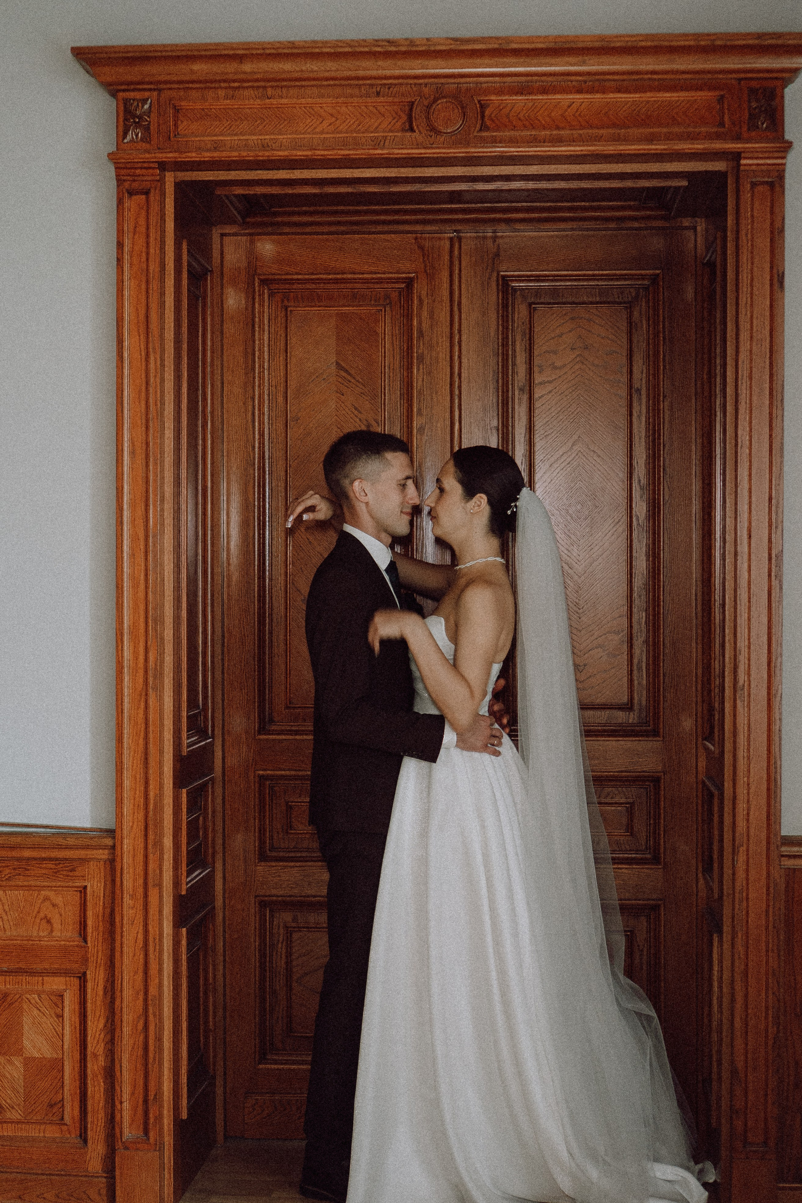 СВАДЕБНАЯ ПРОГУЛКА В САНТК-ПЕТЕРБУРГЕ (ИСАКИЕВСКИЙ СОБОР, ЗИМНЯЯ КАНАВКА, ЭРМИТАЖ И БОЛЬШАЯ МОРСКАЯ УЛИЦА). Профессиональный фотограф, Санкт-Петербург — Виктория Богомолова