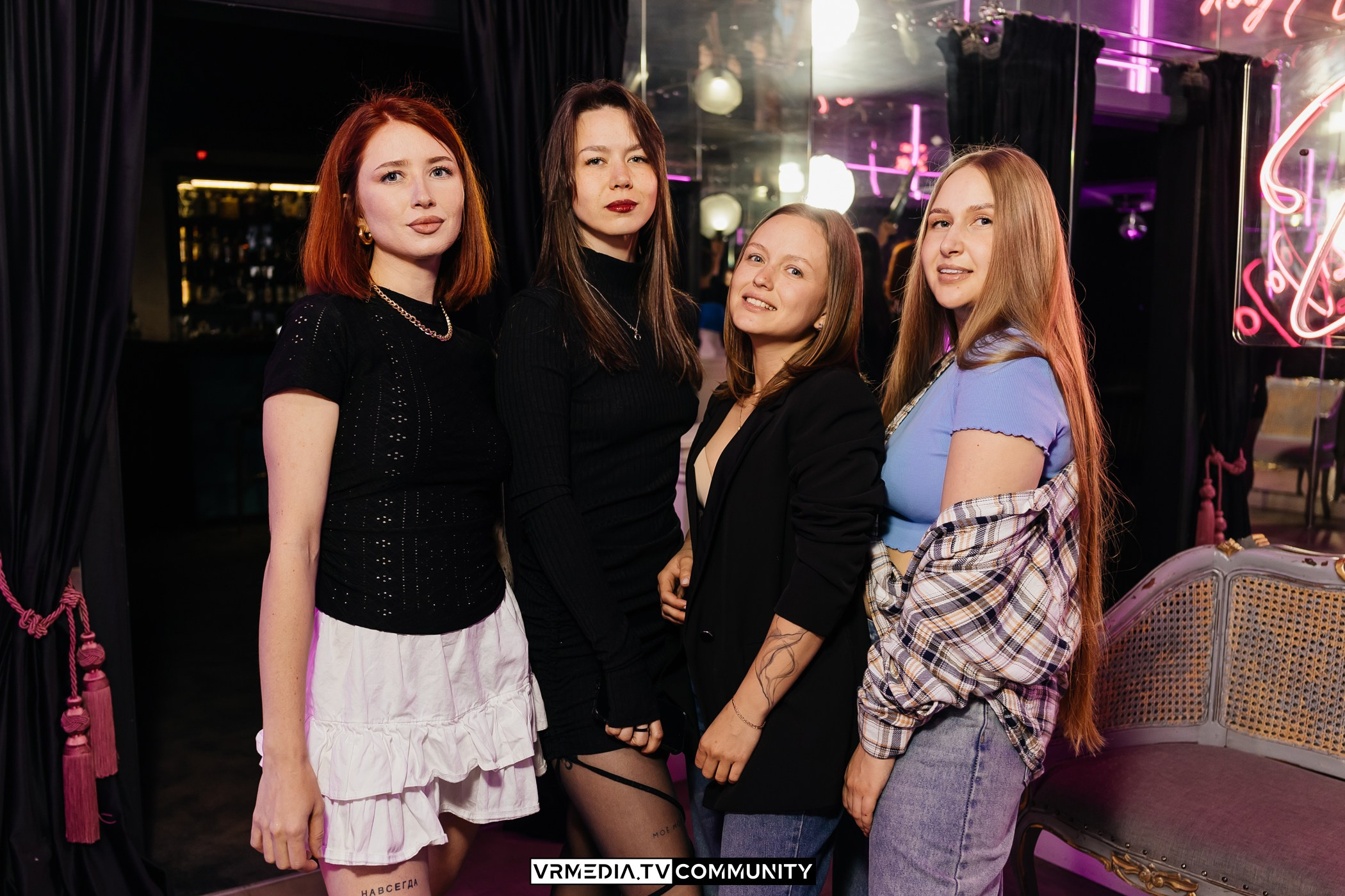 Караоке-бар «Volna»: Сиреневая вечеринка