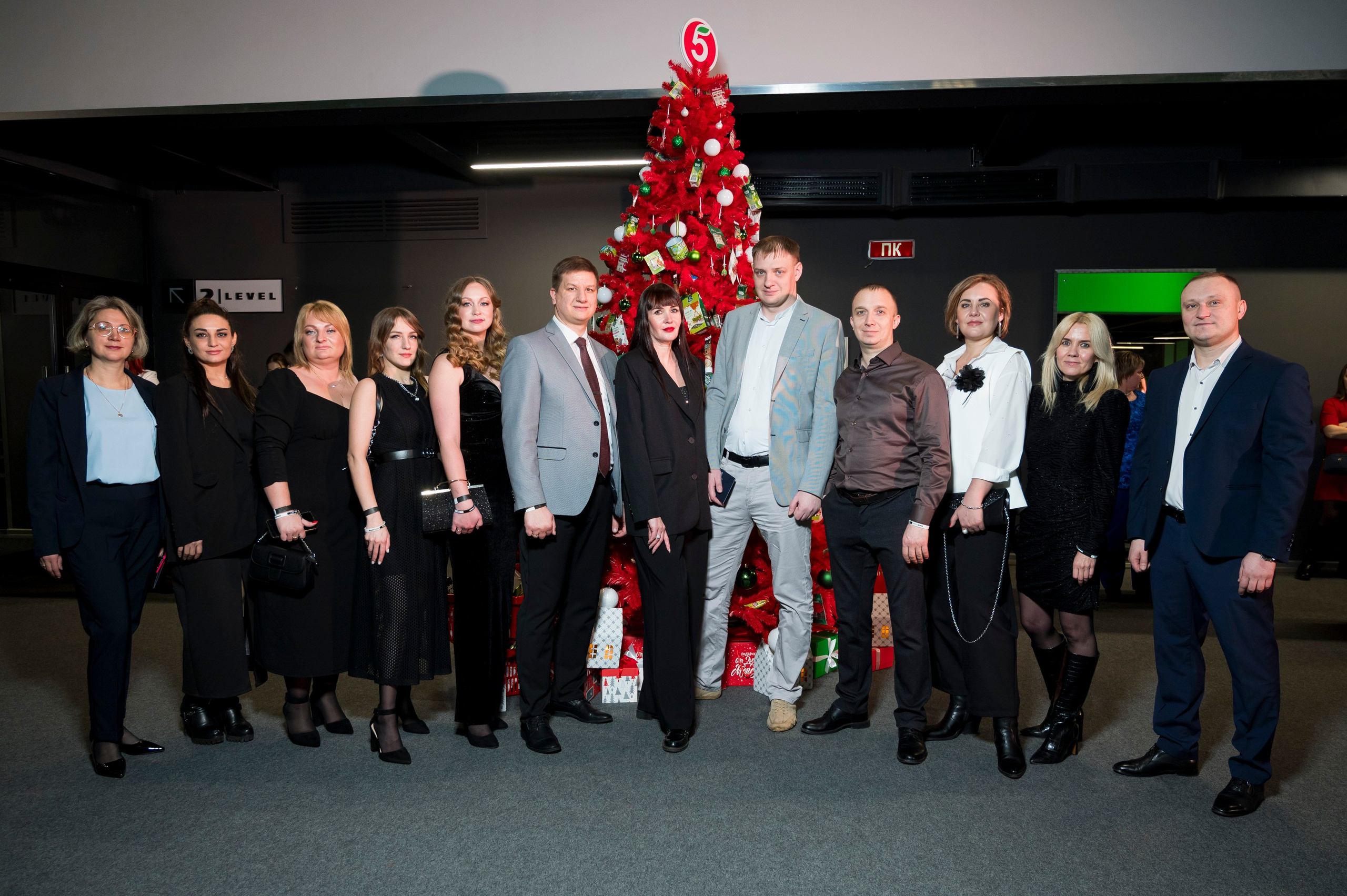 Новогодний корпоратив «Пятерочка». Репортажный фотограф и видеограф Слава Думчев. Тимбилдинги, отчетники, корпоративы