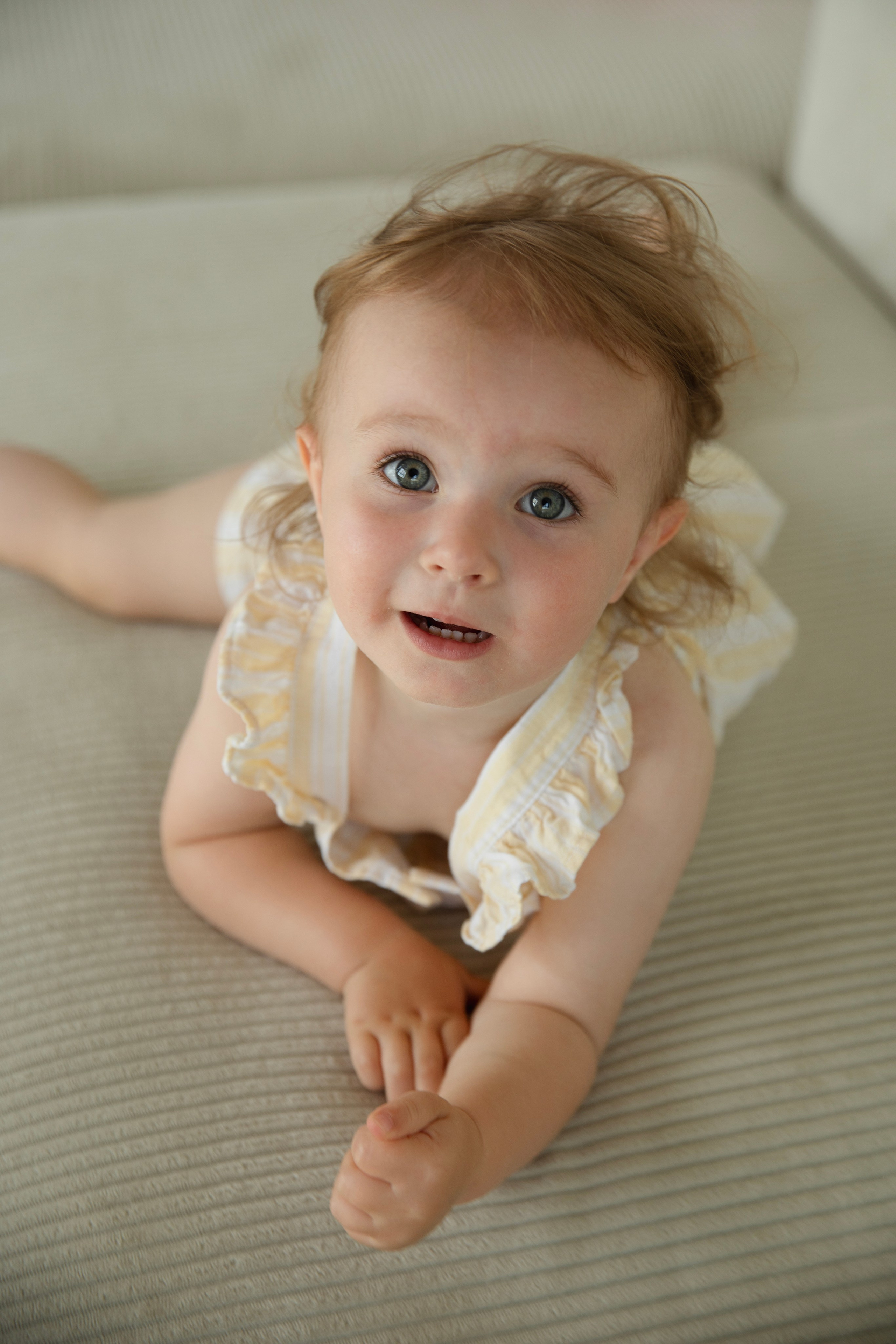 Домашняя съемка красивой семьи в солнечной квартире. Фотограф новорожденных, детский фотограф  Москва.Семейная съемка Москва. Семенова Анна