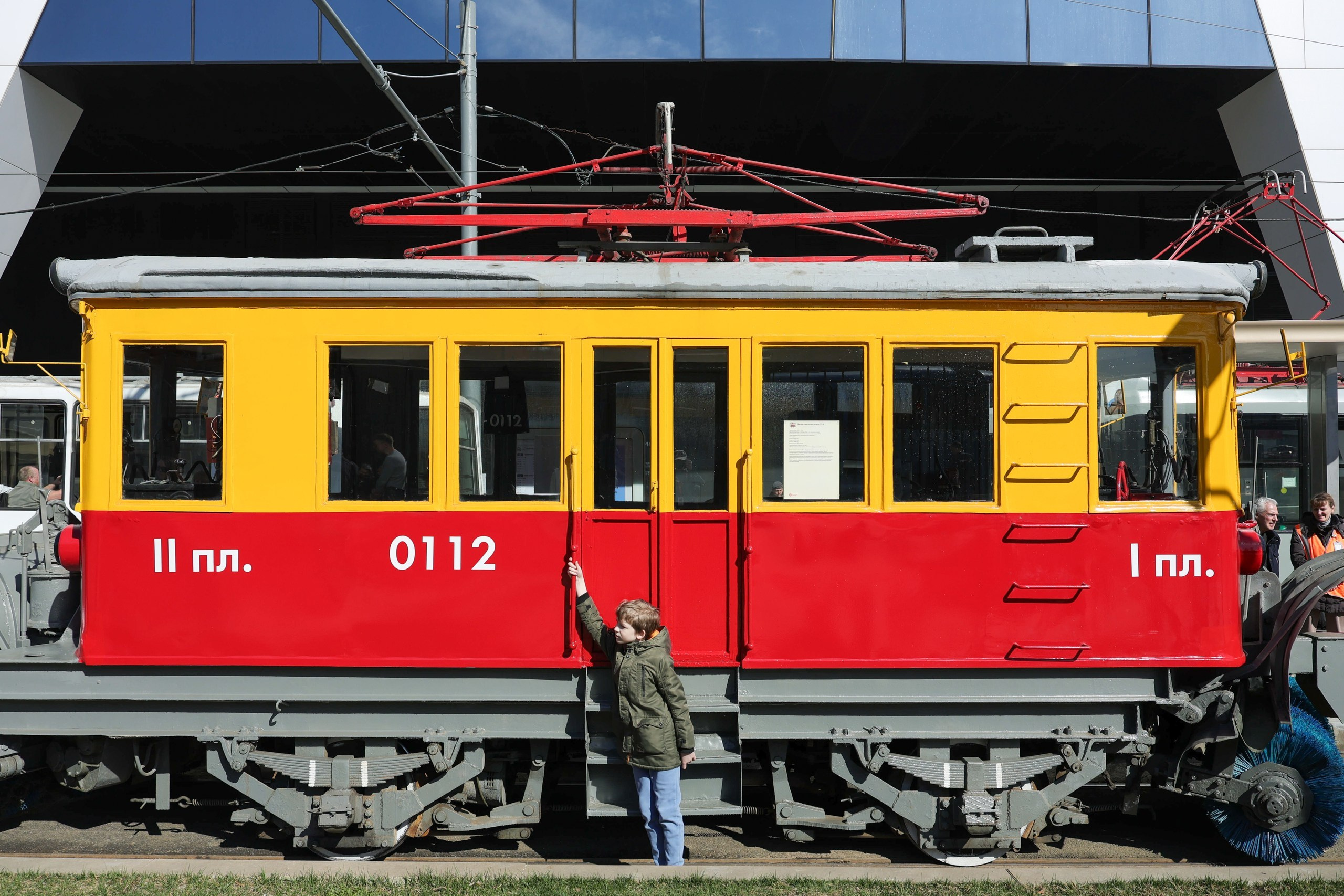 Парад трамваев. Репортажный, архитектурный, театральный и файн-арт фотограф Лена Мельникова в Москве