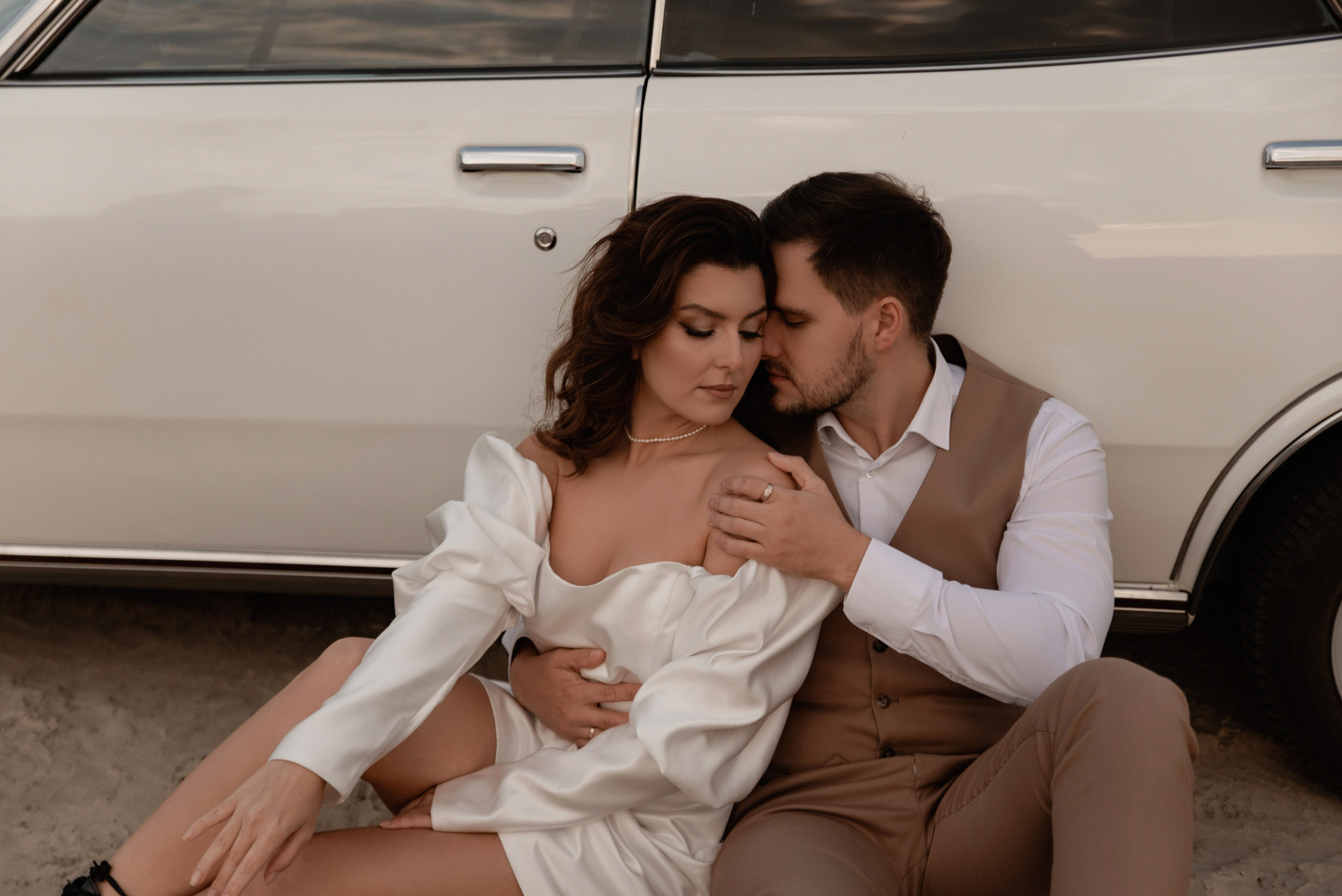 Алена и Женя, съемка с ретро машиной (съемка в рамках моего Воркшопа). Свадебный фотограф Тюмень Анастасия Битная