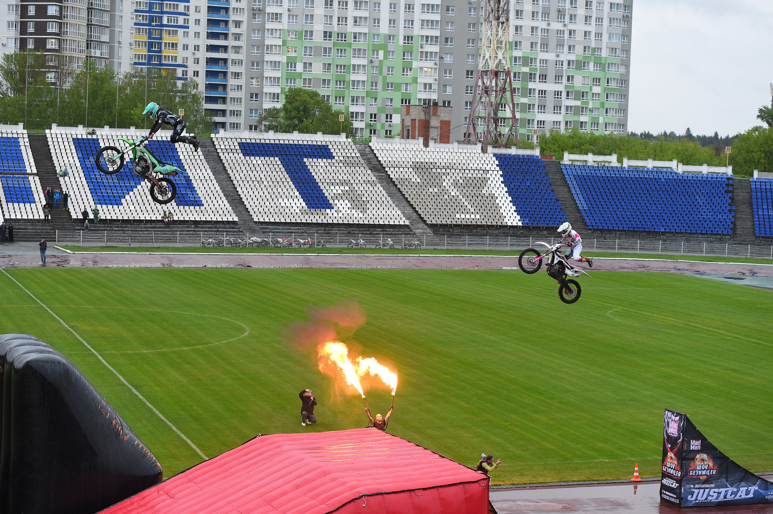 Шоу Безумцев. Ижевск. 2022.05.28. Спортивный репортажный фотограф в Ижевске Сергей Мерзляков
