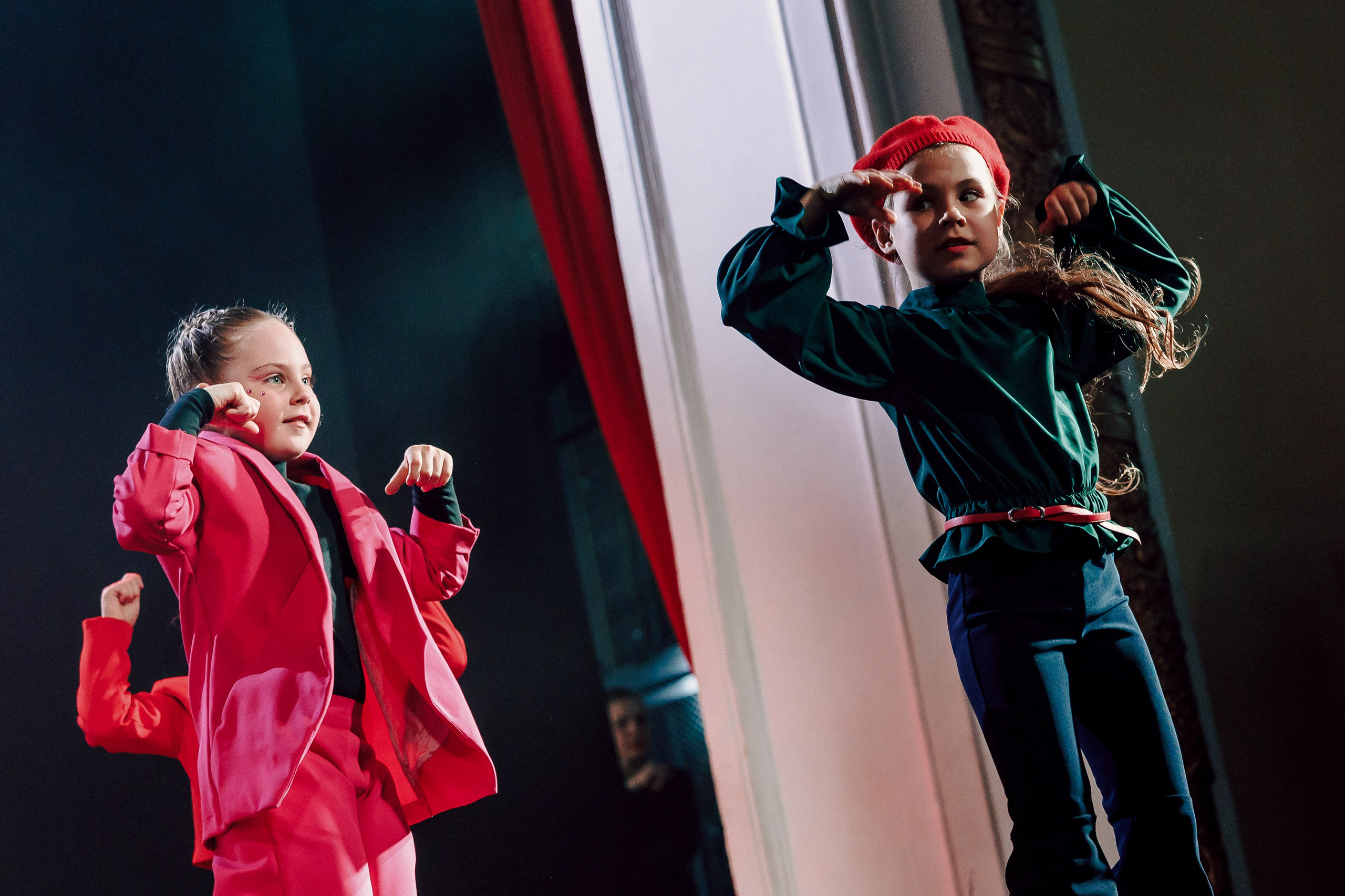 Отчётный концерт танцевальной школы «Red Rabbits» 2025. Лёшка Варзегов — фотограф