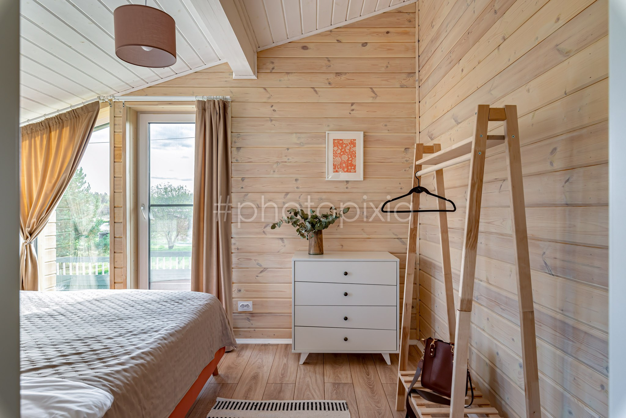 Съёмка загородного дома для аренды в ДПК Большие Всходы. Интерьерная съёмка и виртуальные туры — Интерьерный фотограф Кузнецов Сергей (photopixiq)