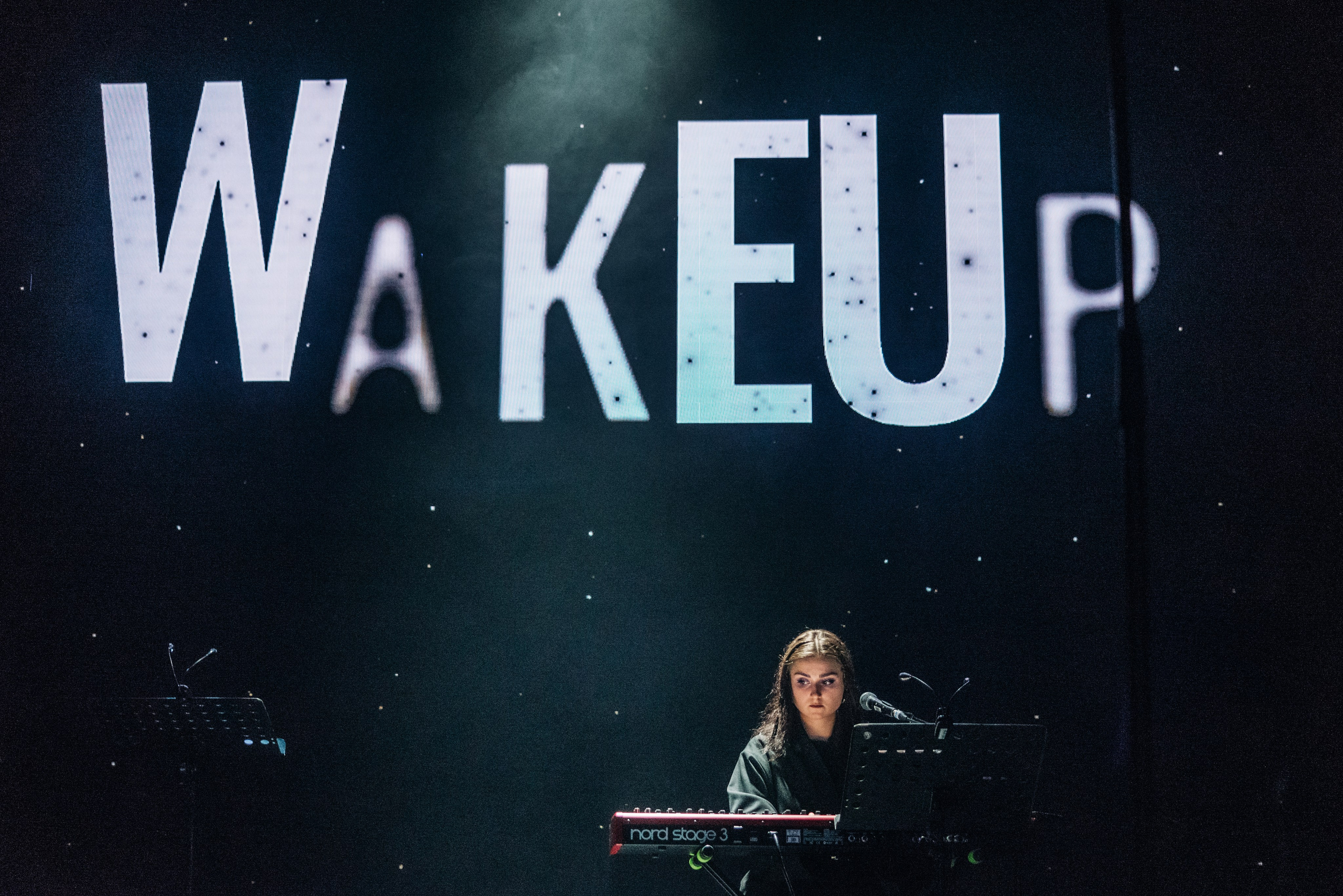 Wake Up. Главная