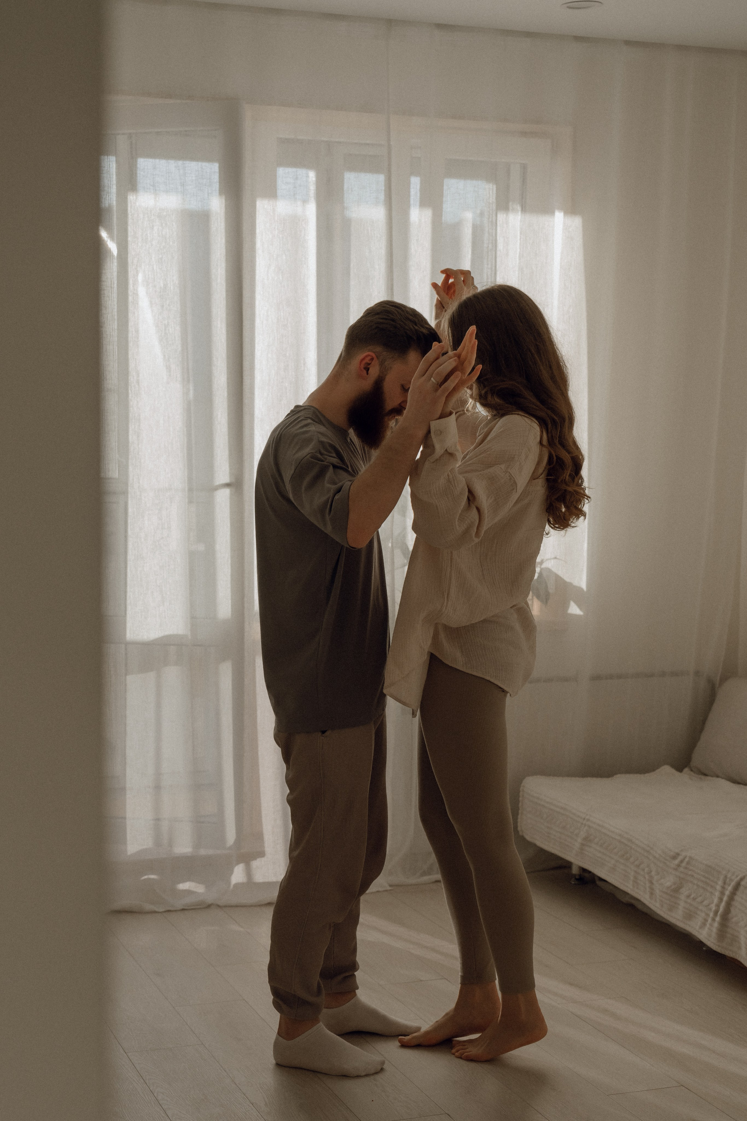 Парная домашняя фотосессия в Архангельске. Портретный и свадебный фотограф в Архангельске Елизавета Стрекаловская