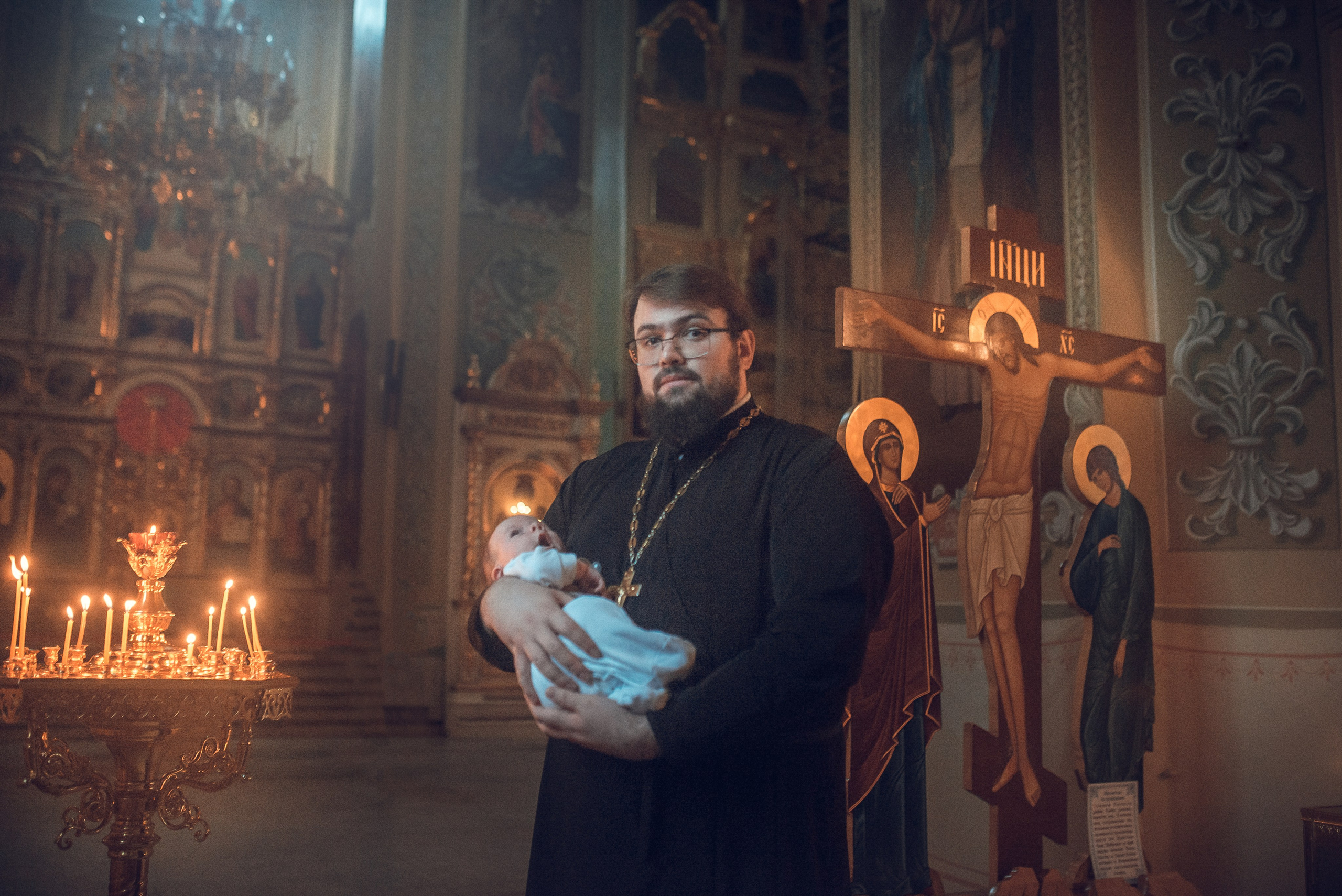 Таинство крещения Тихона. Фотограф на крещение в Саратове Марина Грушина