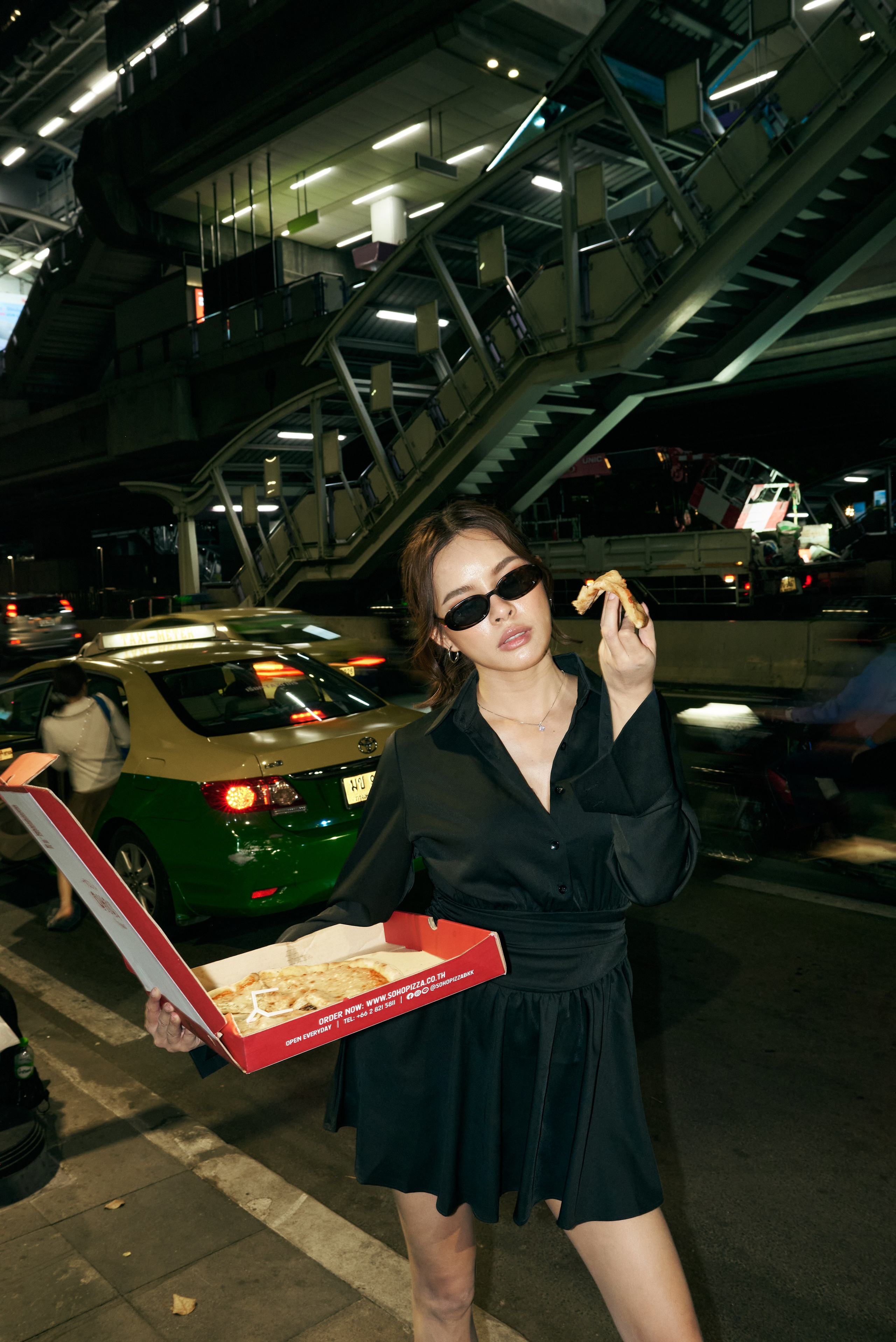 Pizza with Warunya. Photographer Bangkok — Pattaya | фотограф Бангкок — Паттайа