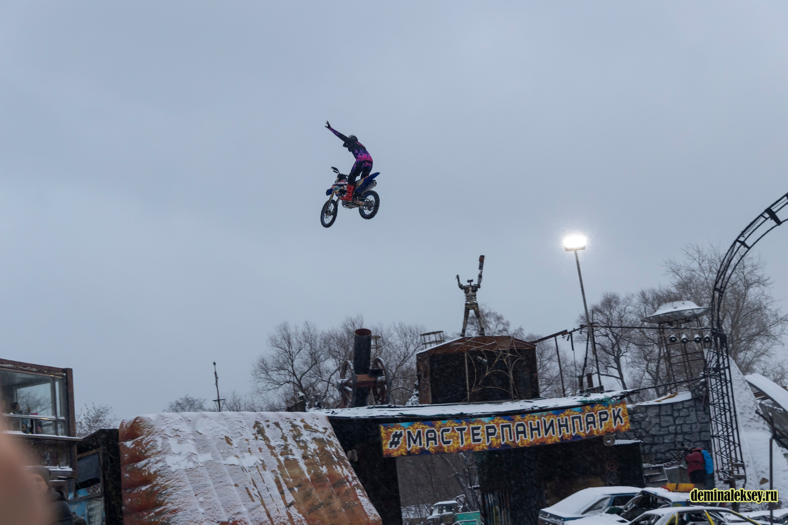 Танки против Монстр-Траков. Репортажный, семейный и студийный фотограф в Москве Демин Алексей