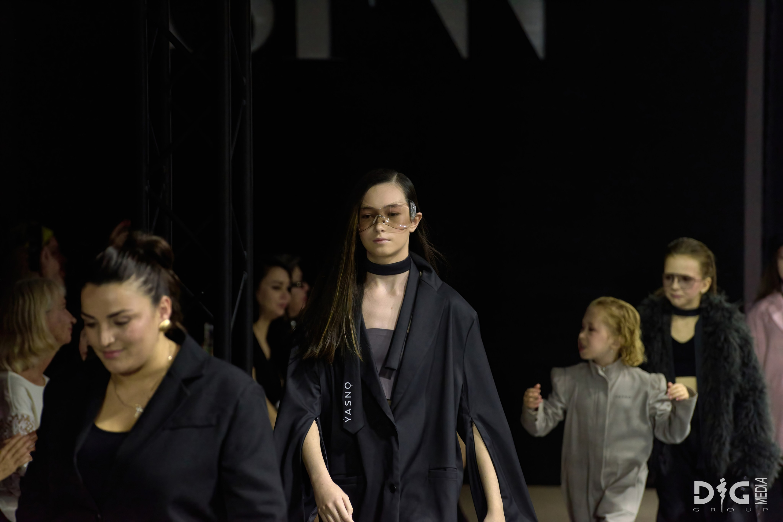 Yasno | skoreidobrei | SOCHI FASHION WEEK | 2025. DG MEDIA GROUP | Контент для модных показов и концертов