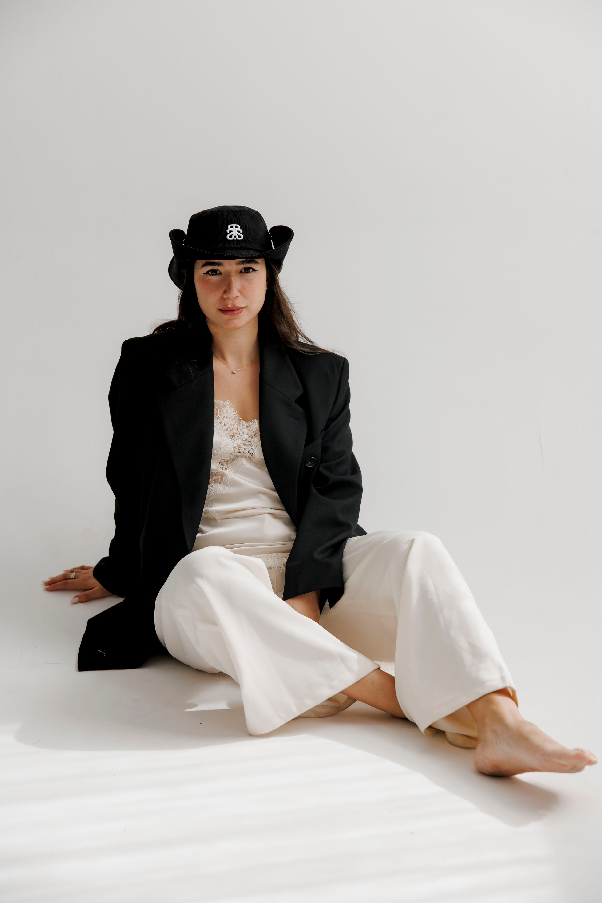 Family photoshoot inside the studio. Wedding and family photographer