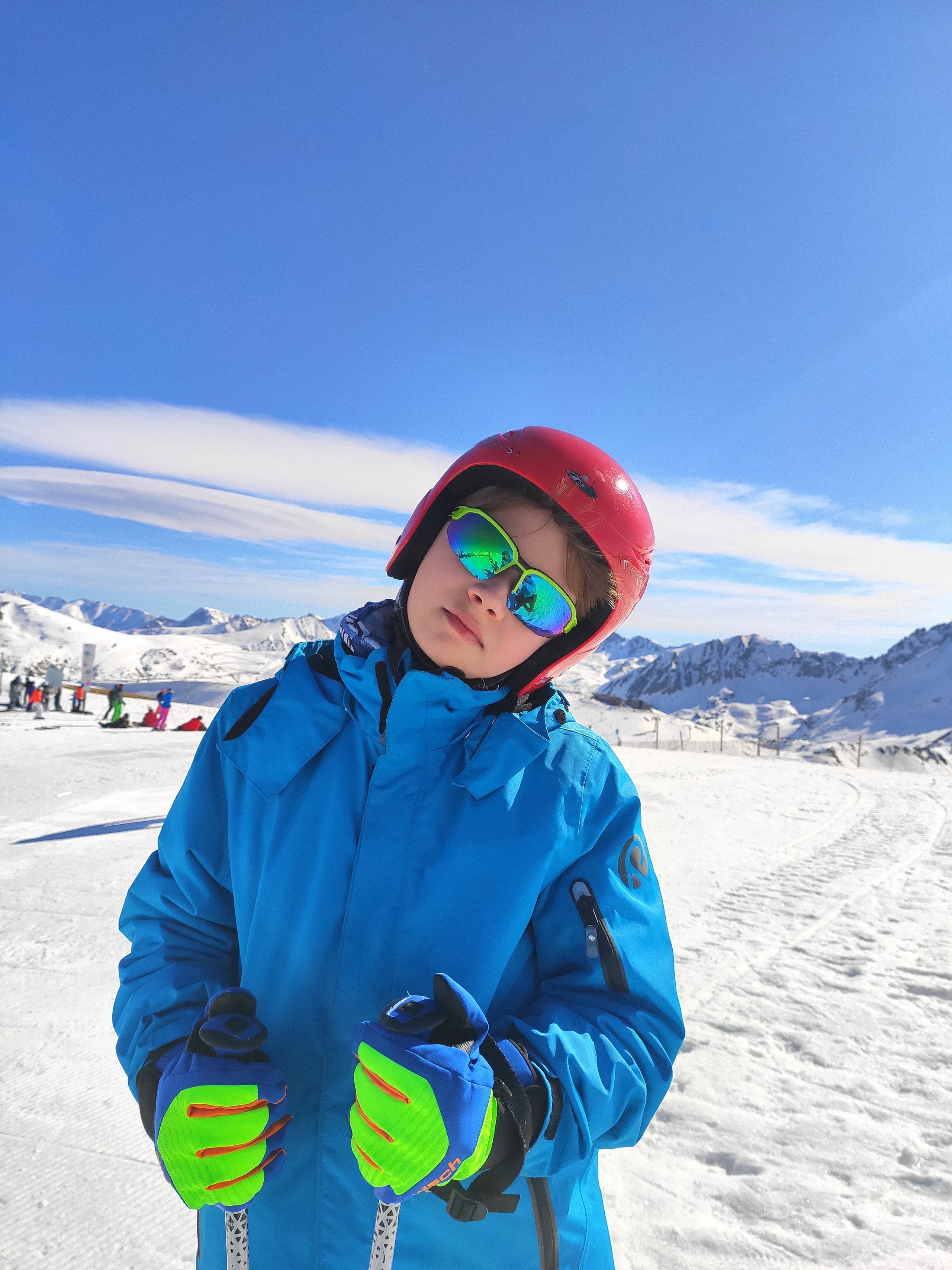 На солнышке снег тает, но ветер и легкий морозец трассы держат