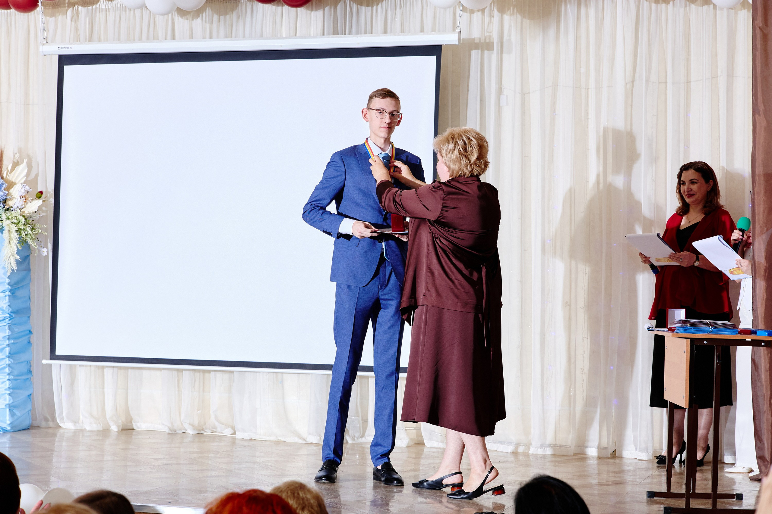 Выпускной 35 Сош. Фотограф Выпускные альбомы Таганрог Сергей Коробченко