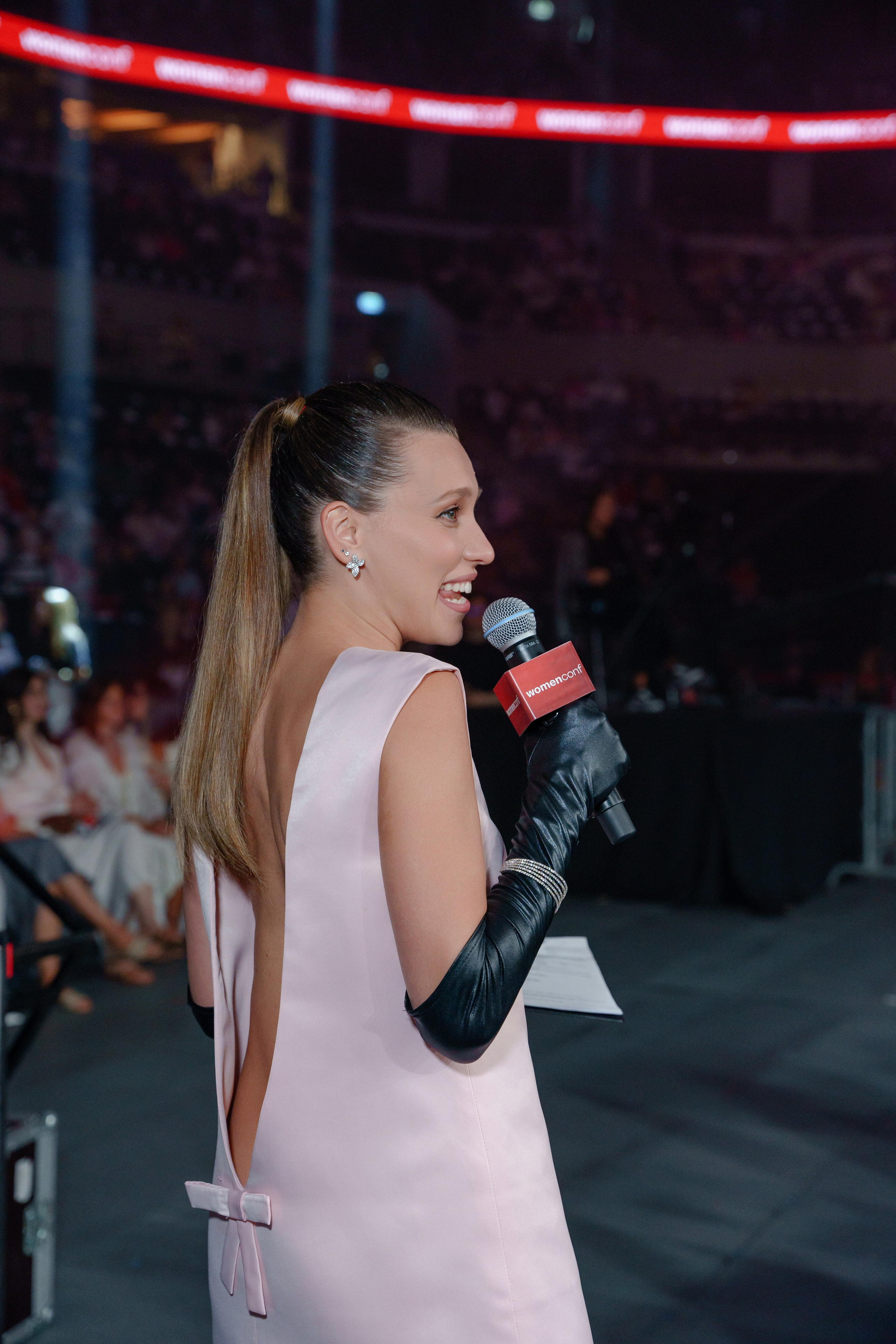 Фотограф на самую масштабную женскую конференцию в России WomenConf. Репортажный фотограф Москва Сергей Дружинин