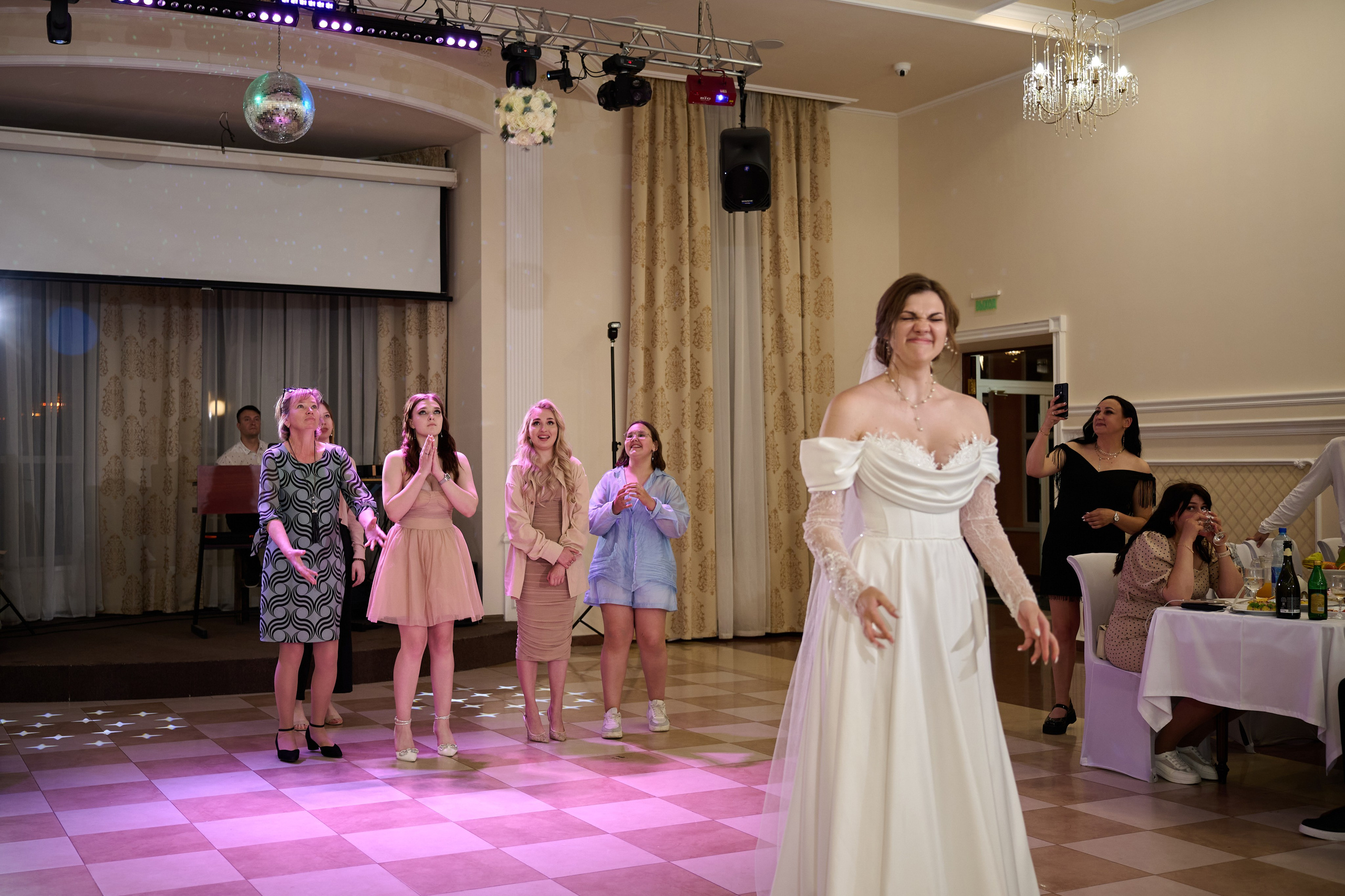 Гибридная съемка свадьбы Виктора и Виктории. Профессиональный фотограф Старый Оскол, Губкин — свадьба, венчание, крещение, юбилей и день рождения