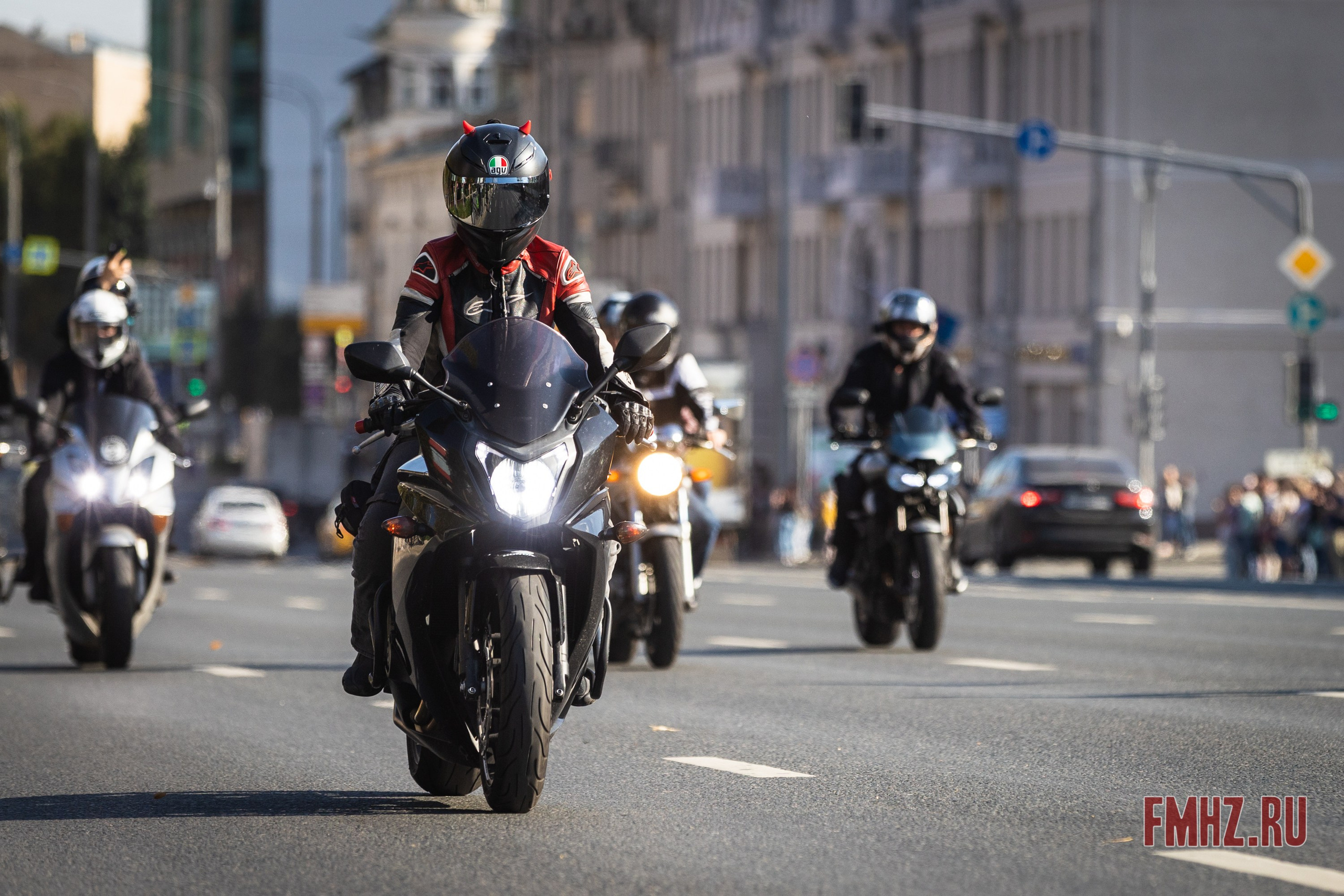 Закрытие Мотосезона 2023 на проспекте Академика Сахарова. Фотограф Владимир Охрименко