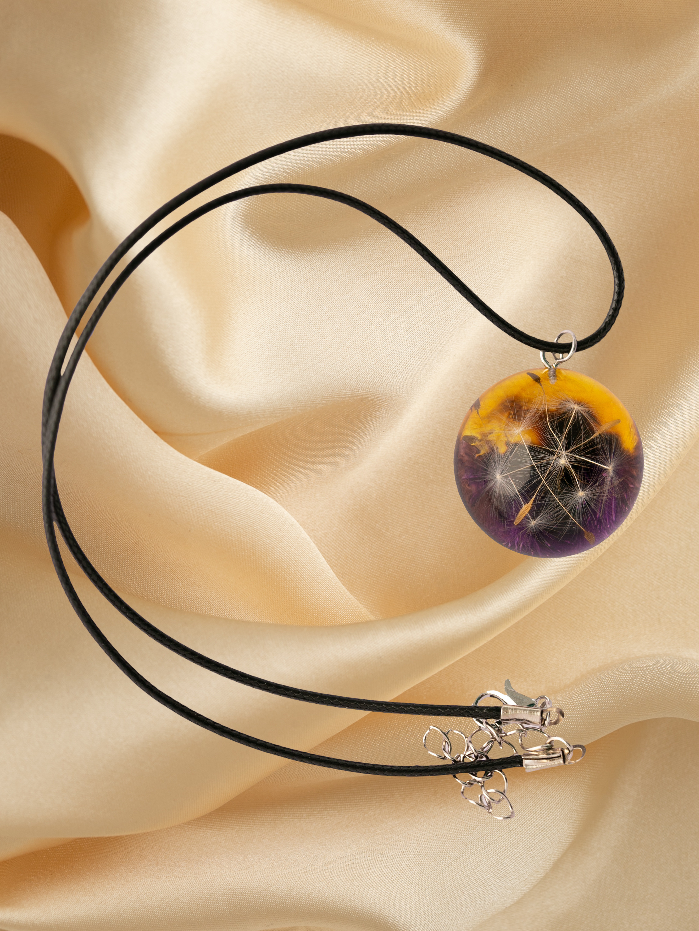 Украшения из эпоксидной смолы. Фотосъёмка для сайта и соц.сетей. Предметная, рекламная фотосъёмка в Орле. Предметный фотограф в Орле