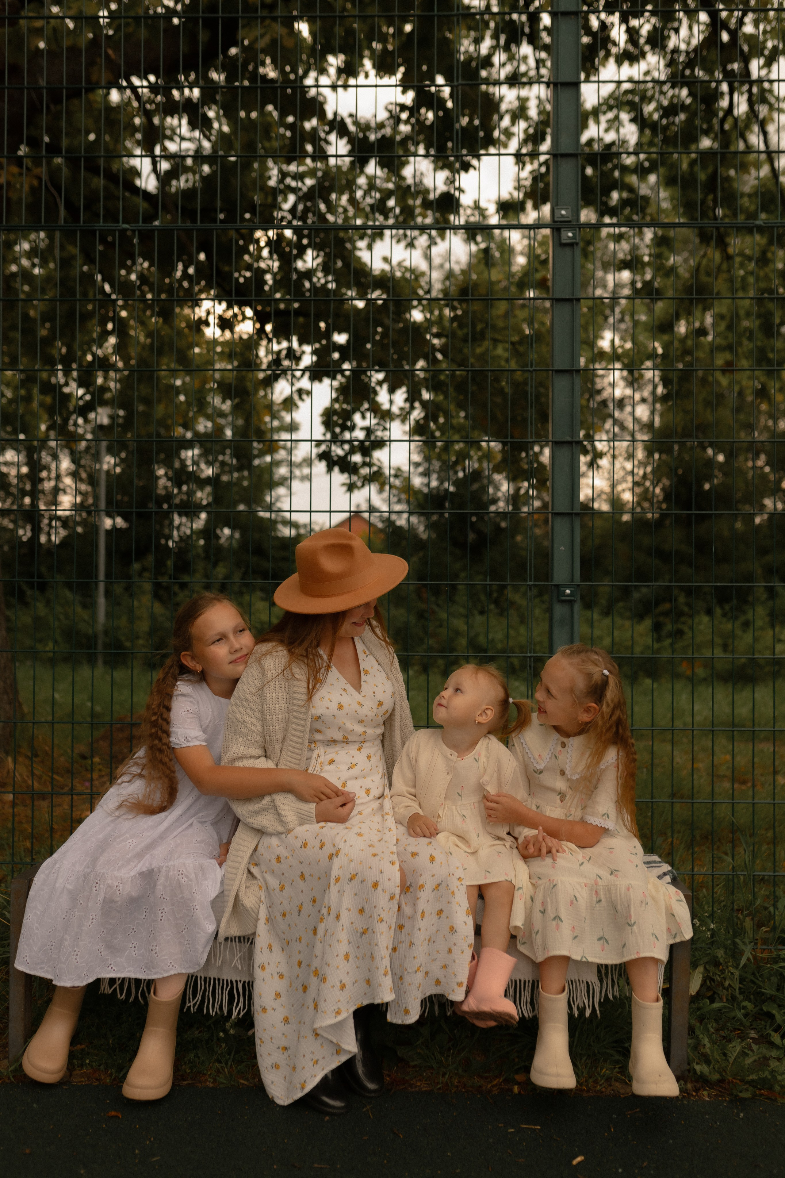 Мама Алина, Маша, Дина и Анечка. Фотограф Татьяна Семенова