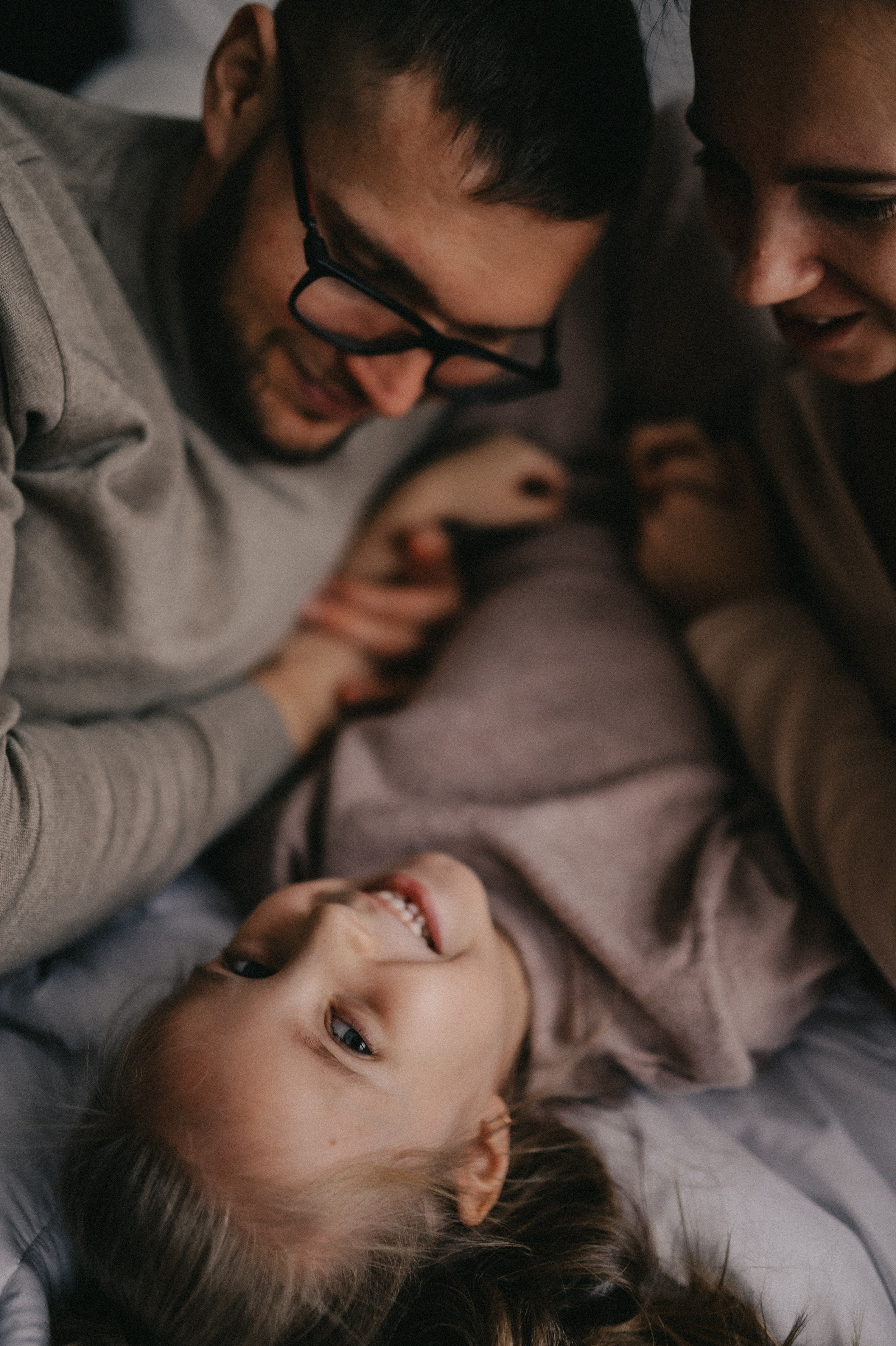 Коля, Таня и Мира в студии Каприфоль. Семейный и свадебный lifestyle-фотограф в Москве Мария Петрова