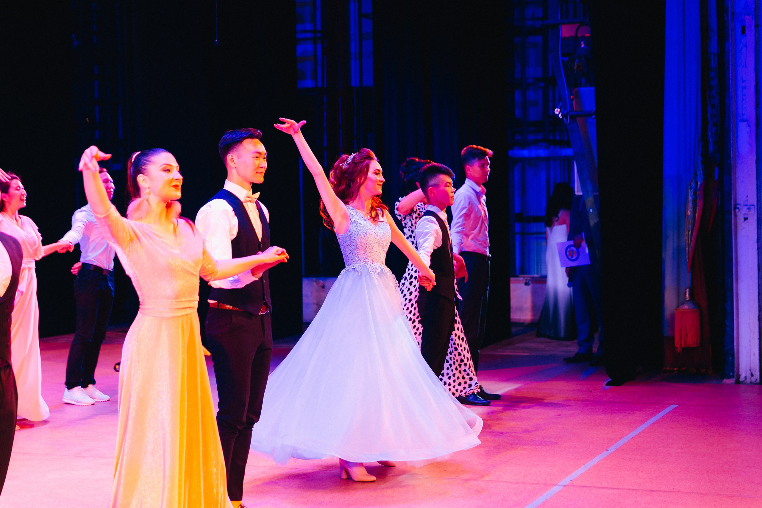 Вручение аттестатов 14 Гимназия. Свадебный и семейный фотограф в Улан-Удэ