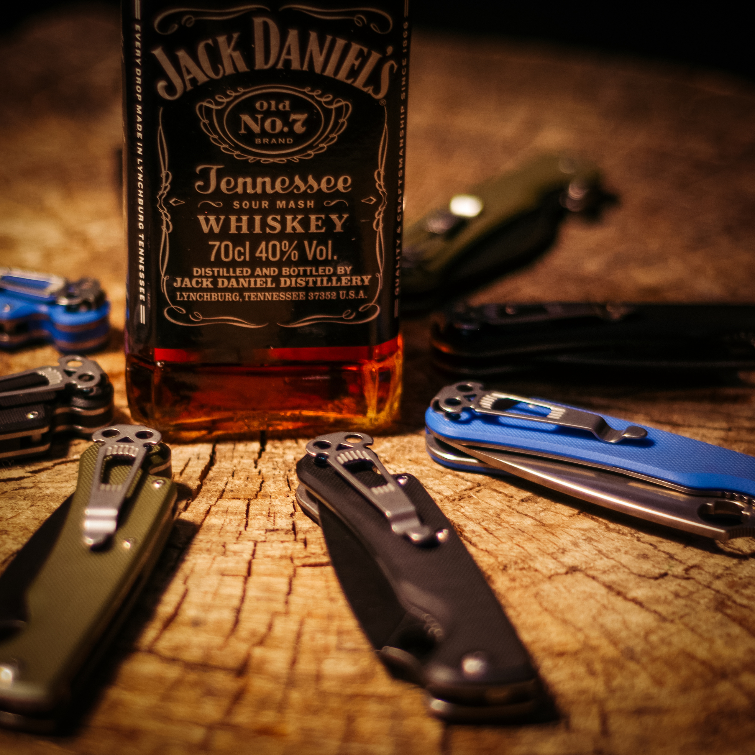 Фото ножей предметная фотосъёмка  Jack Daniels