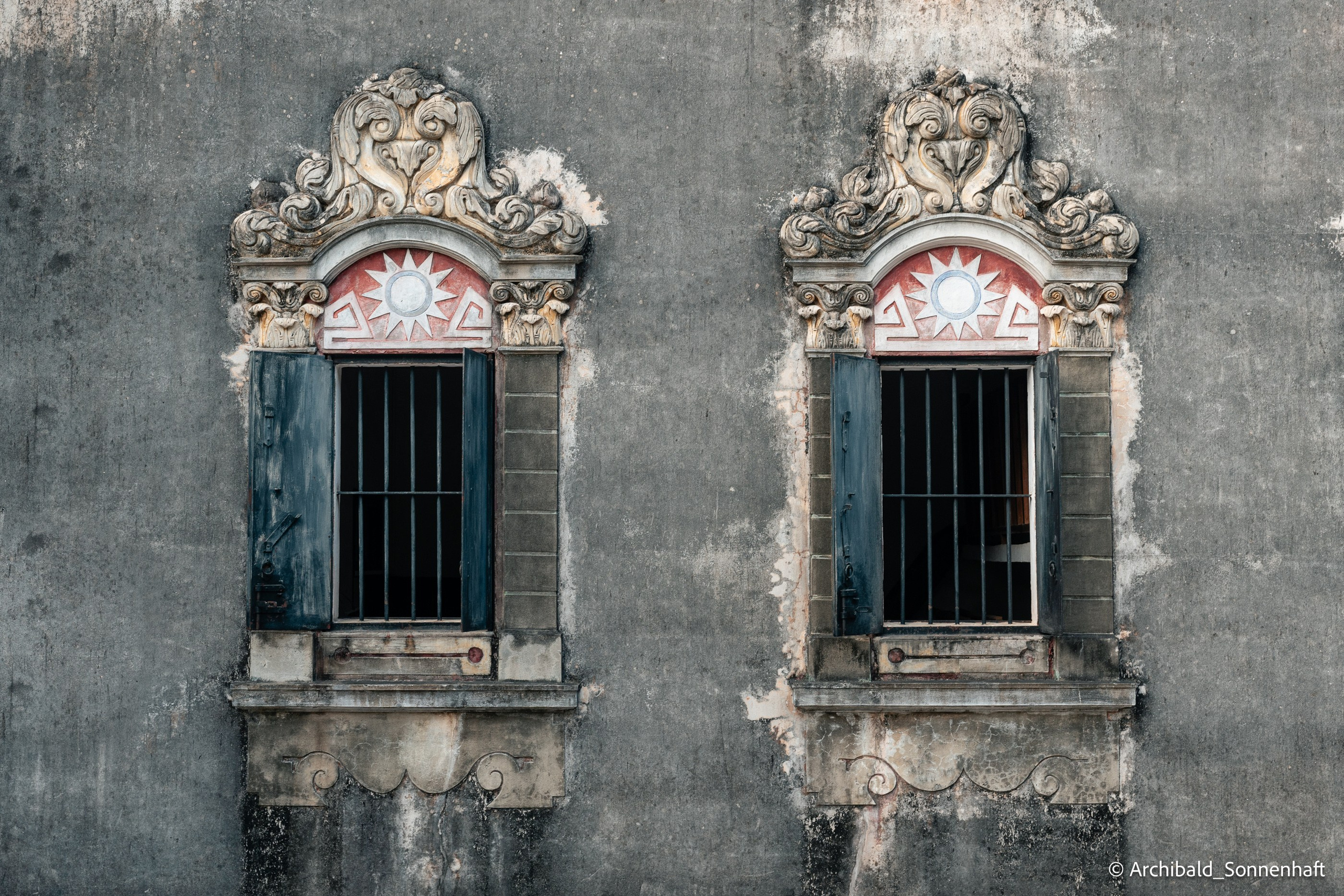 Diaolou in Kaiping. Photographer in Guangzhou, China. Archibald Sonnenhaft