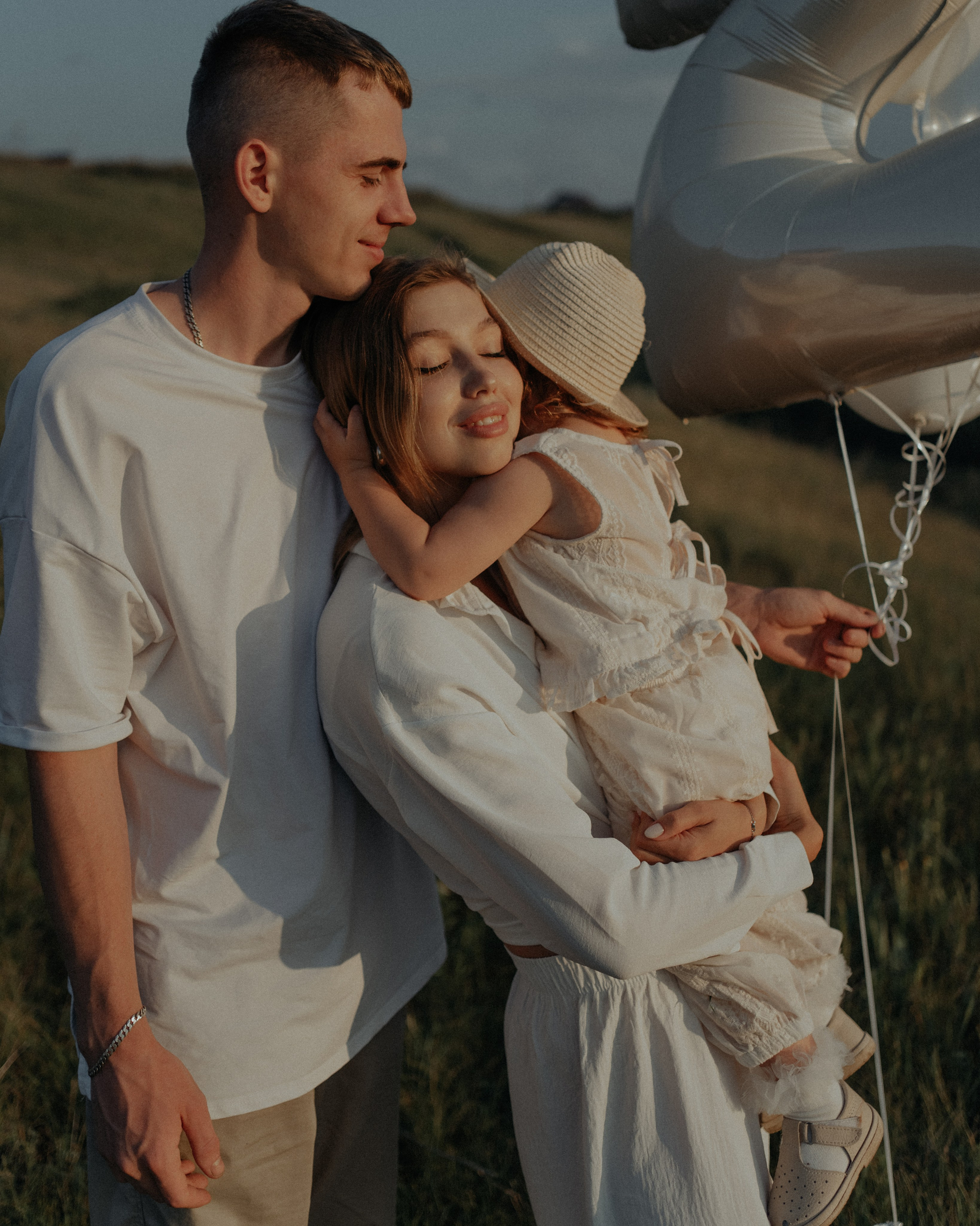 Хрис, Артём и Лея