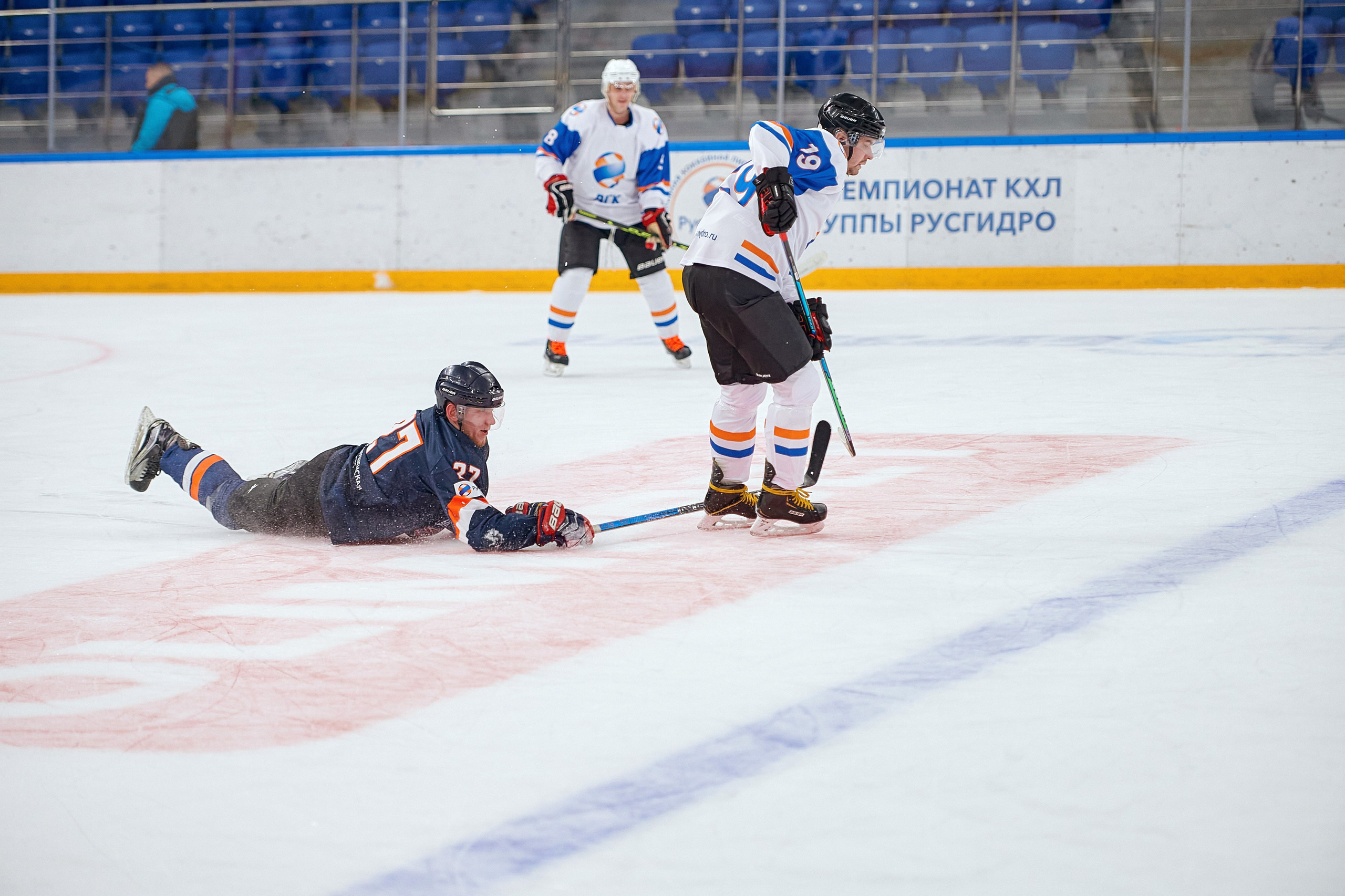 Портфолио репортажной фотосъёмки: Кристалл арена — Хоккей — РусГидро. Фотограф Яковлев Роман — Красноярск