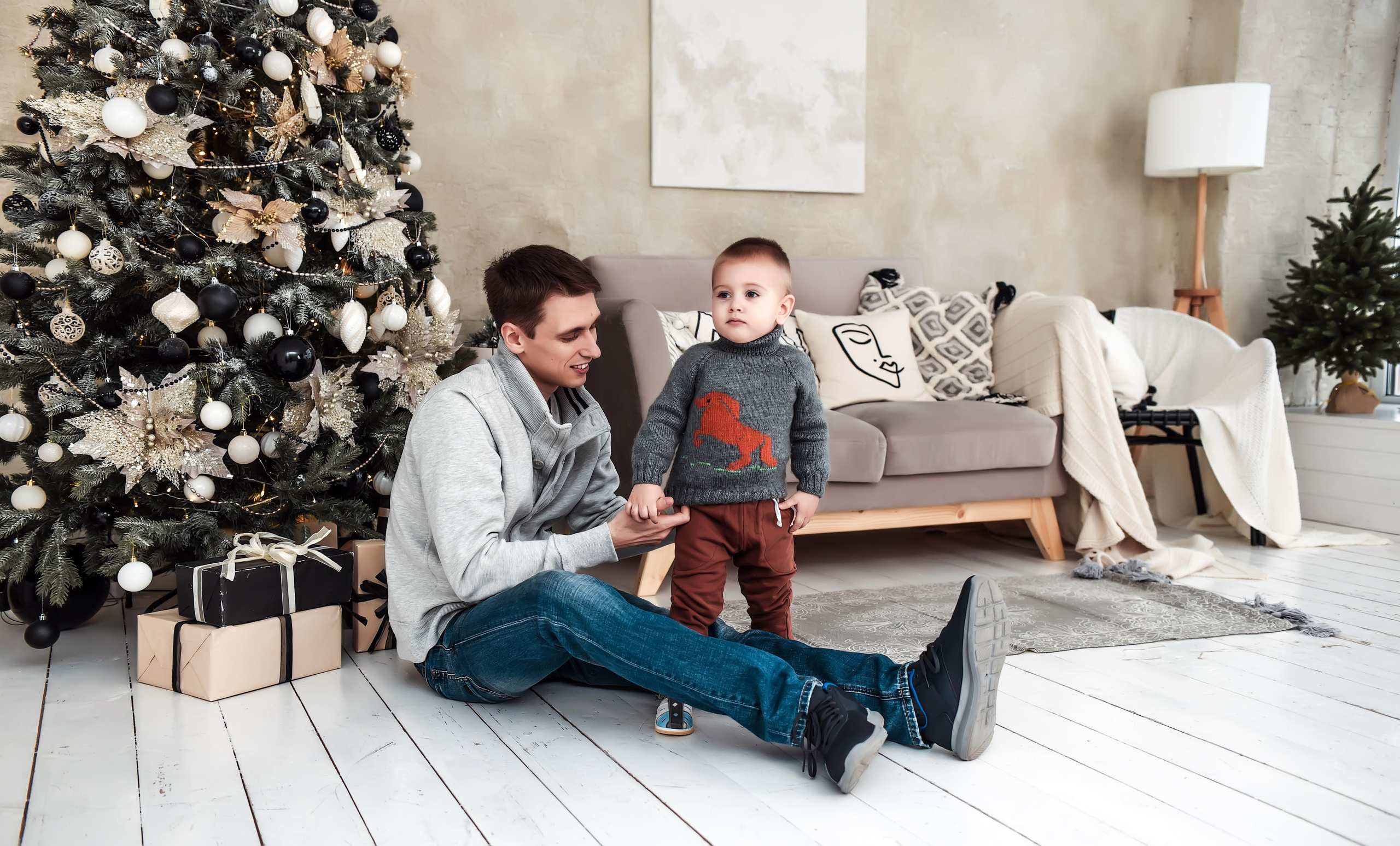 Новогодняя семейная. Свадебный, семейный, детский, контент фотограф в Омске Максим Ильин