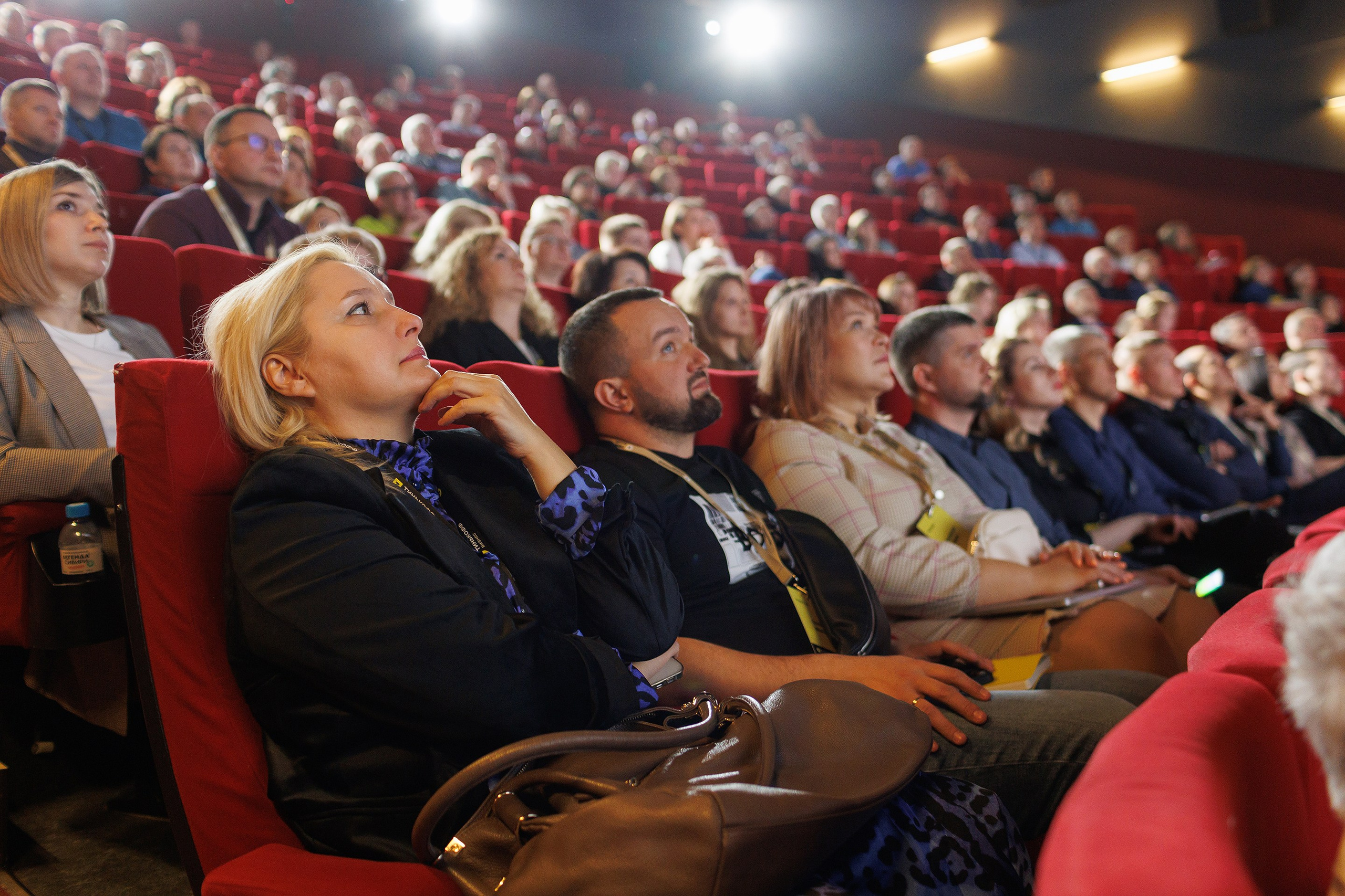 Репортажная фотосъемка мероприятия. Профессиональный фотограф в Новосибирске