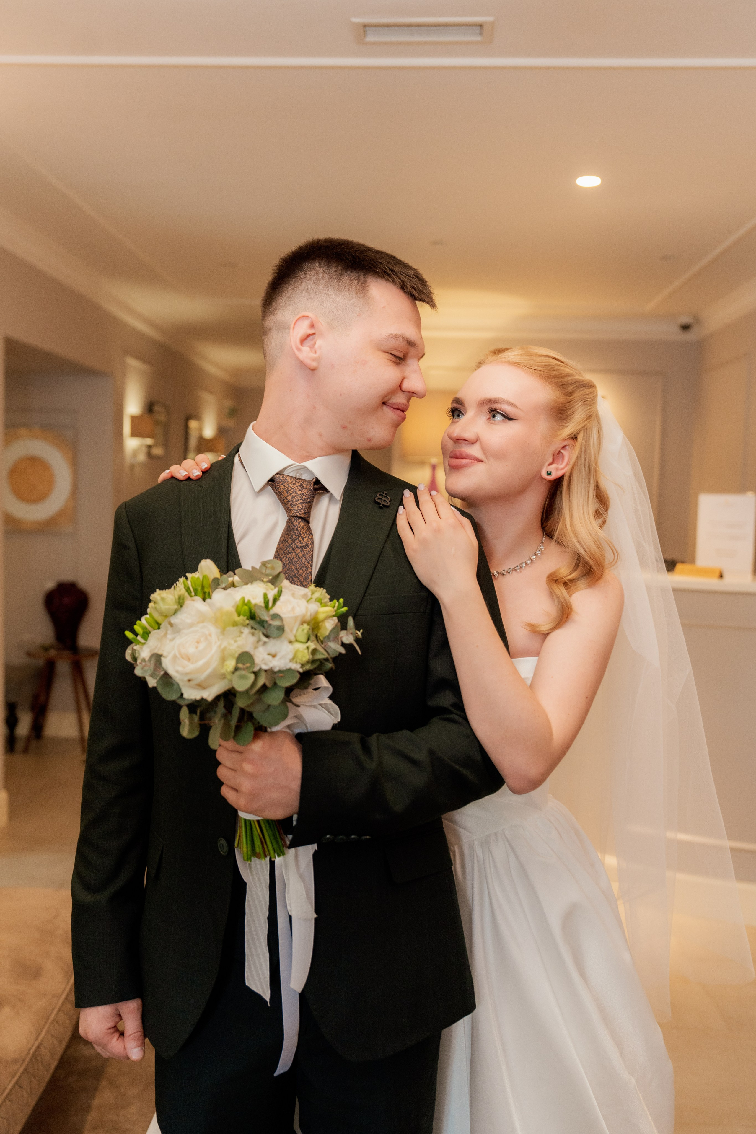 Алиса и Влад. Полный свадебный день (утро, усадьба, прогулка, выездная регистрация, банкет). Дата съемки 26.04.2025. Свадебный фотограф Москва