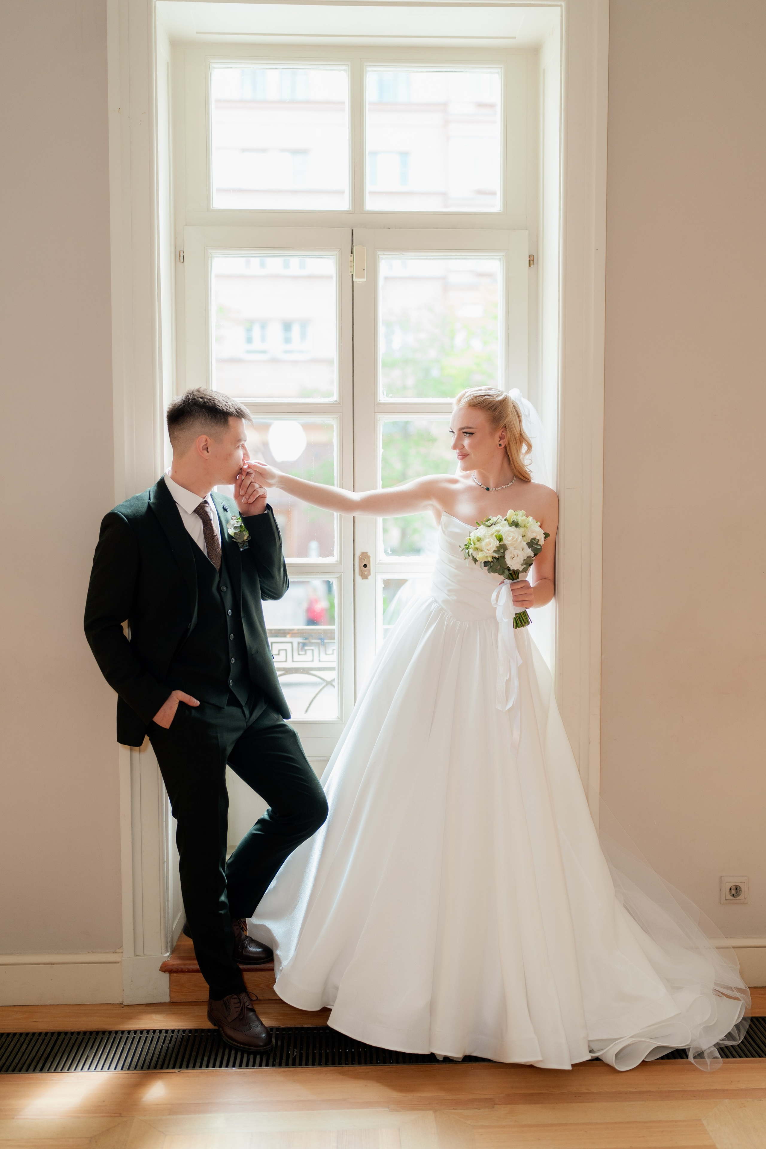 Алиса и Влад. Полный свадебный день (утро, усадьба, прогулка, выездная регистрация, банкет). Дата съемки 26.04.2025. Свадебный фотограф Москва