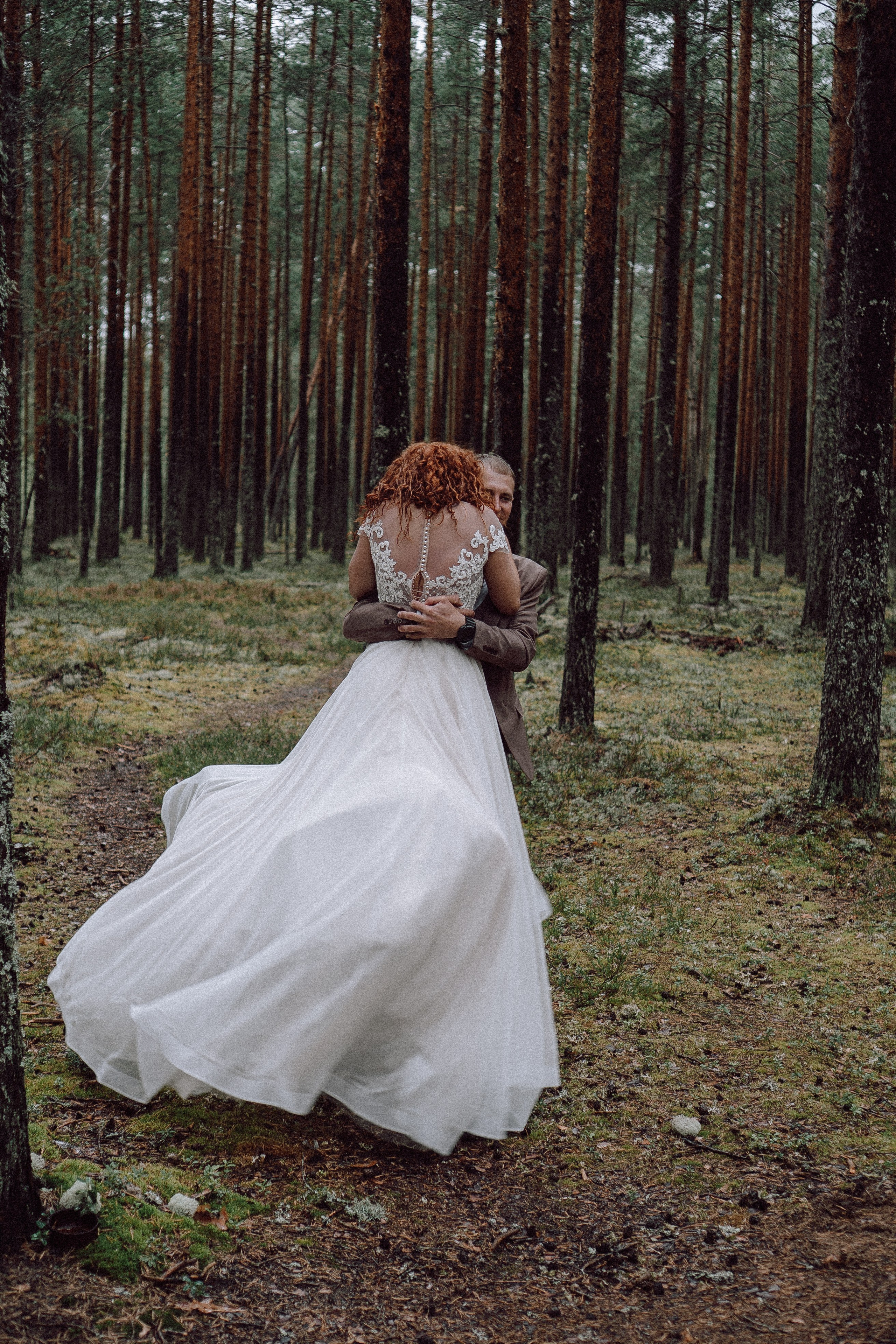 СВАДЕБНАЯ ФОТОСЕССИИЯ ПАРЫ В ГОРОДЕ ПРИОЗЕРСК В СОСНОВОМ ЛЕСУ И С ПИКАПОМ. Профессиональный фотограф, Санкт-Петербург — Виктория Богомолова