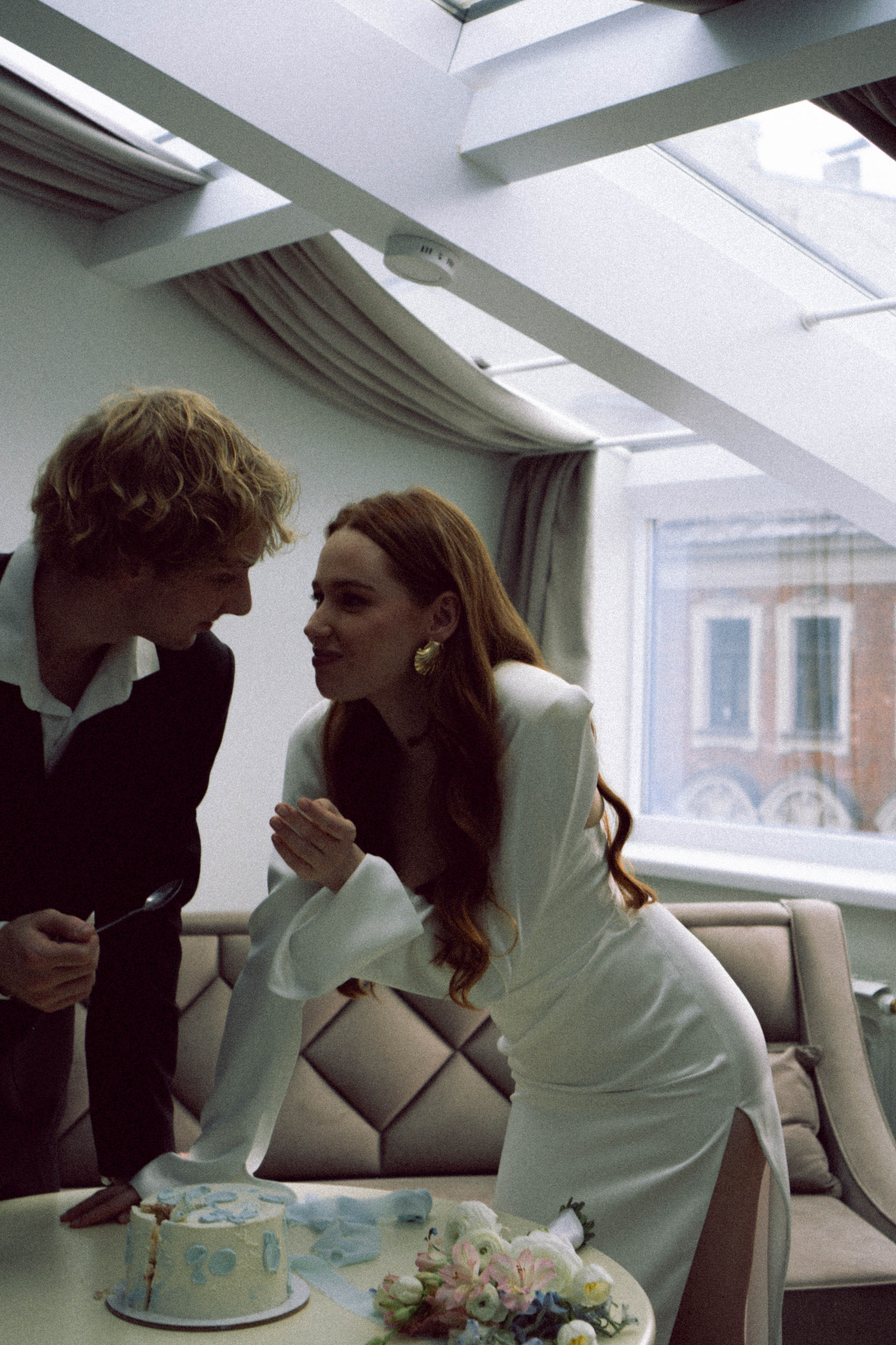 СВАДЕБНАЯ СЬЕМКА В ОТЕЛЕ. СБОРЫ ЖЕНИХА И НЕВЕСТЫ И ТАКЖЕ ТОР И ПОДГОТОВКА К ПРОГУЛКЕ. Профессиональный фотограф, Санкт-Петербург — Виктория Богомолова