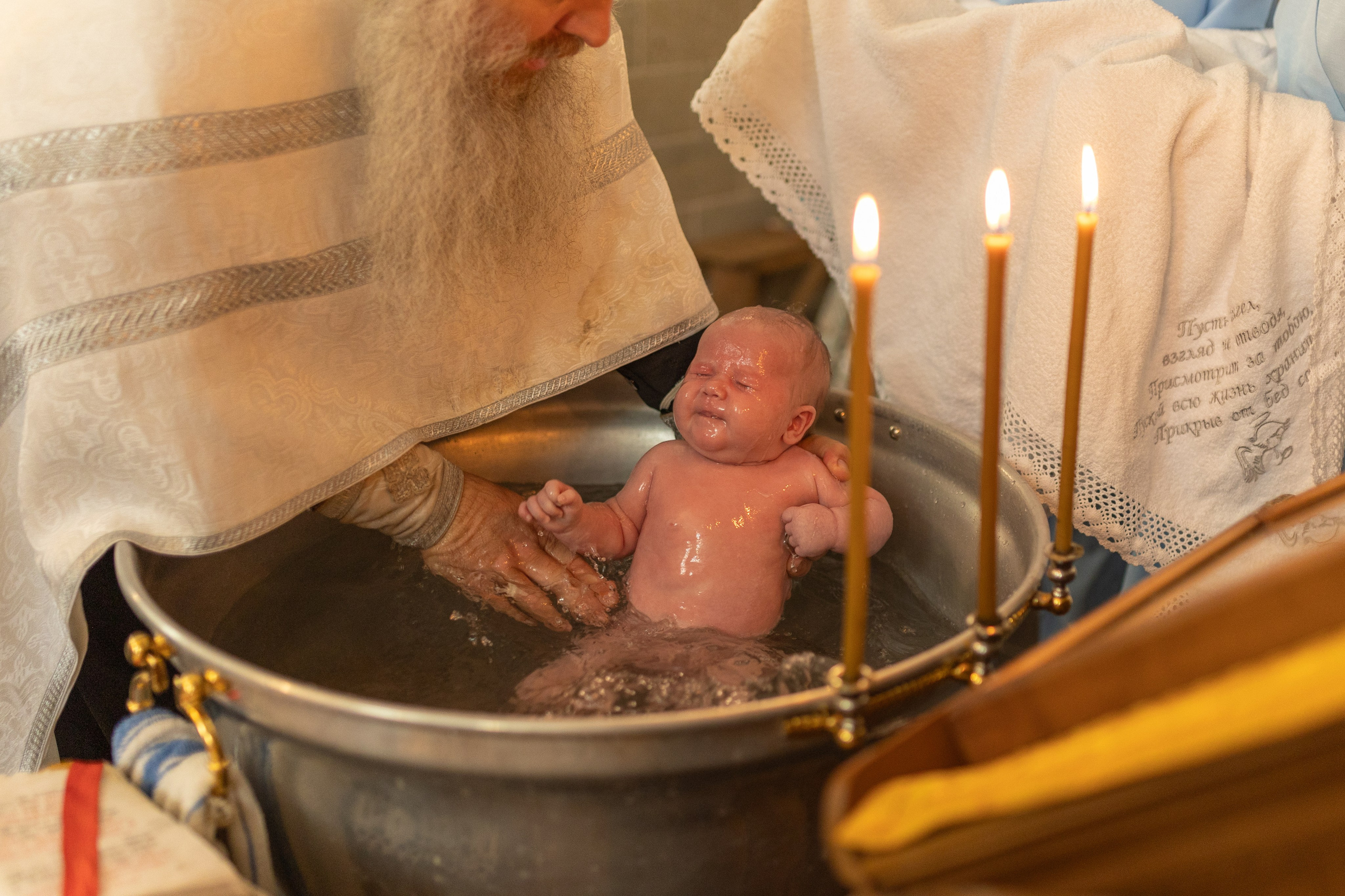 Крещение, Храм во имя Всемилостивого Спаса (на Звёздочке). Фотограф новорожденных. Детский и семейный фотограф Марьяна Юдина