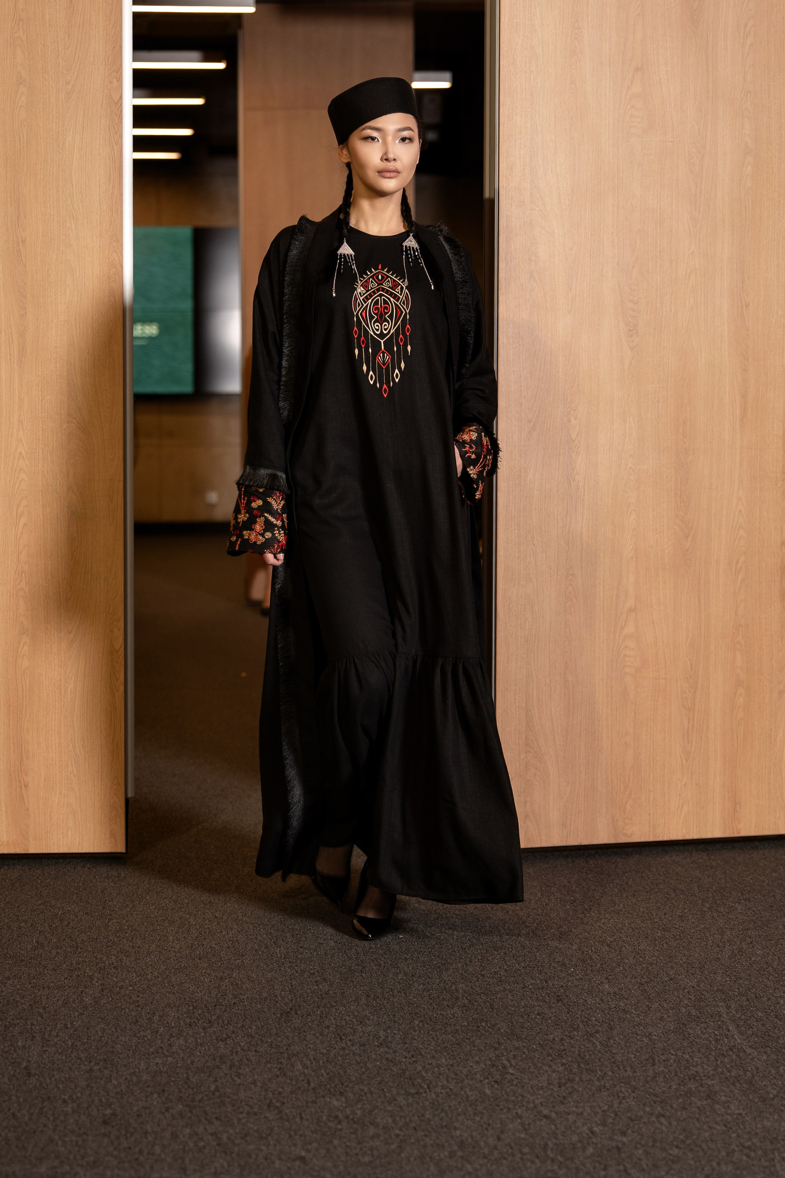 Brand NIET DRESS. Сайт Алматинского НЮ АРТ, будуар и фэшн фотографа Дениса Карпенко