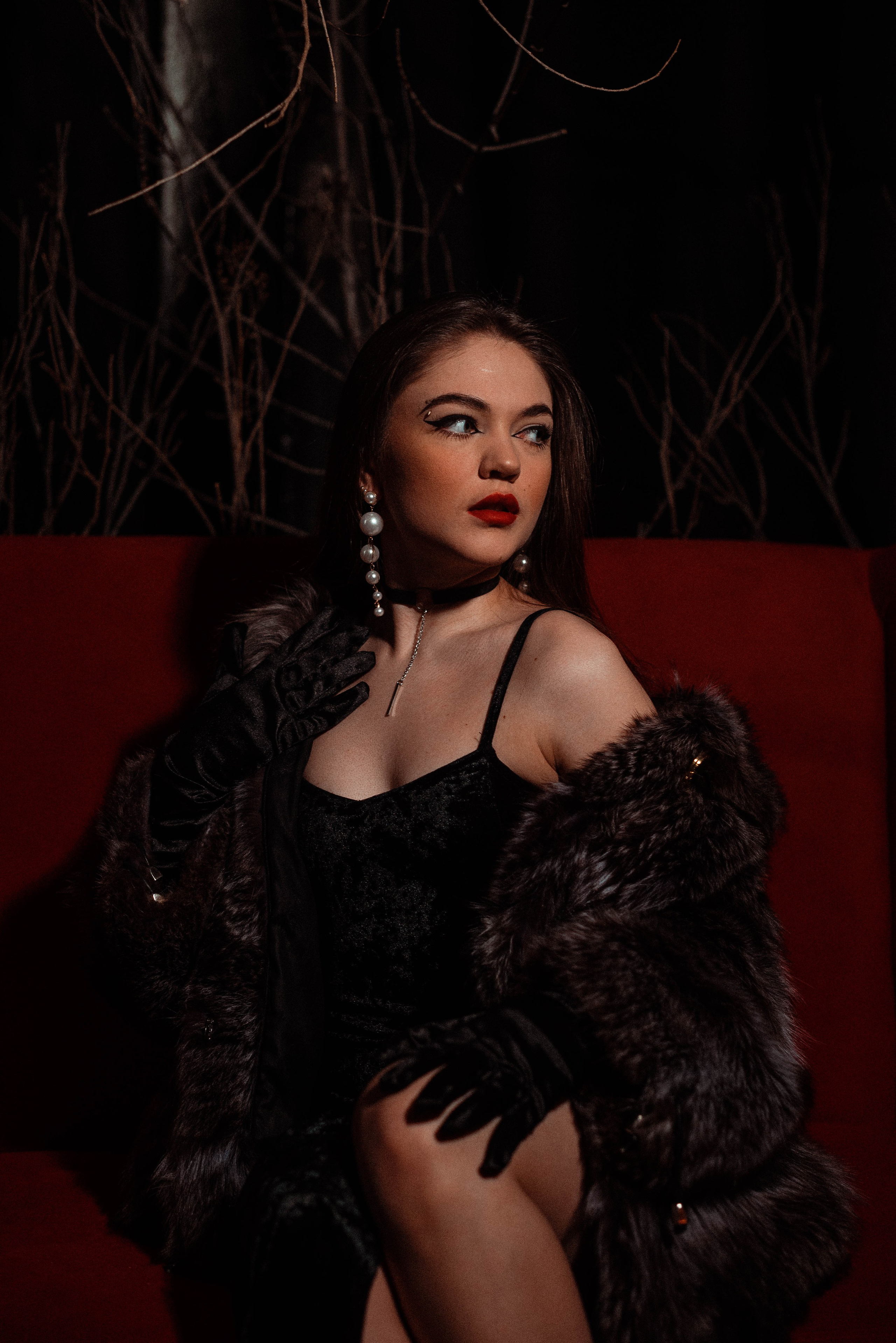 Лиза. Женский фотограф. Создатель украшений ручной работы. Модель