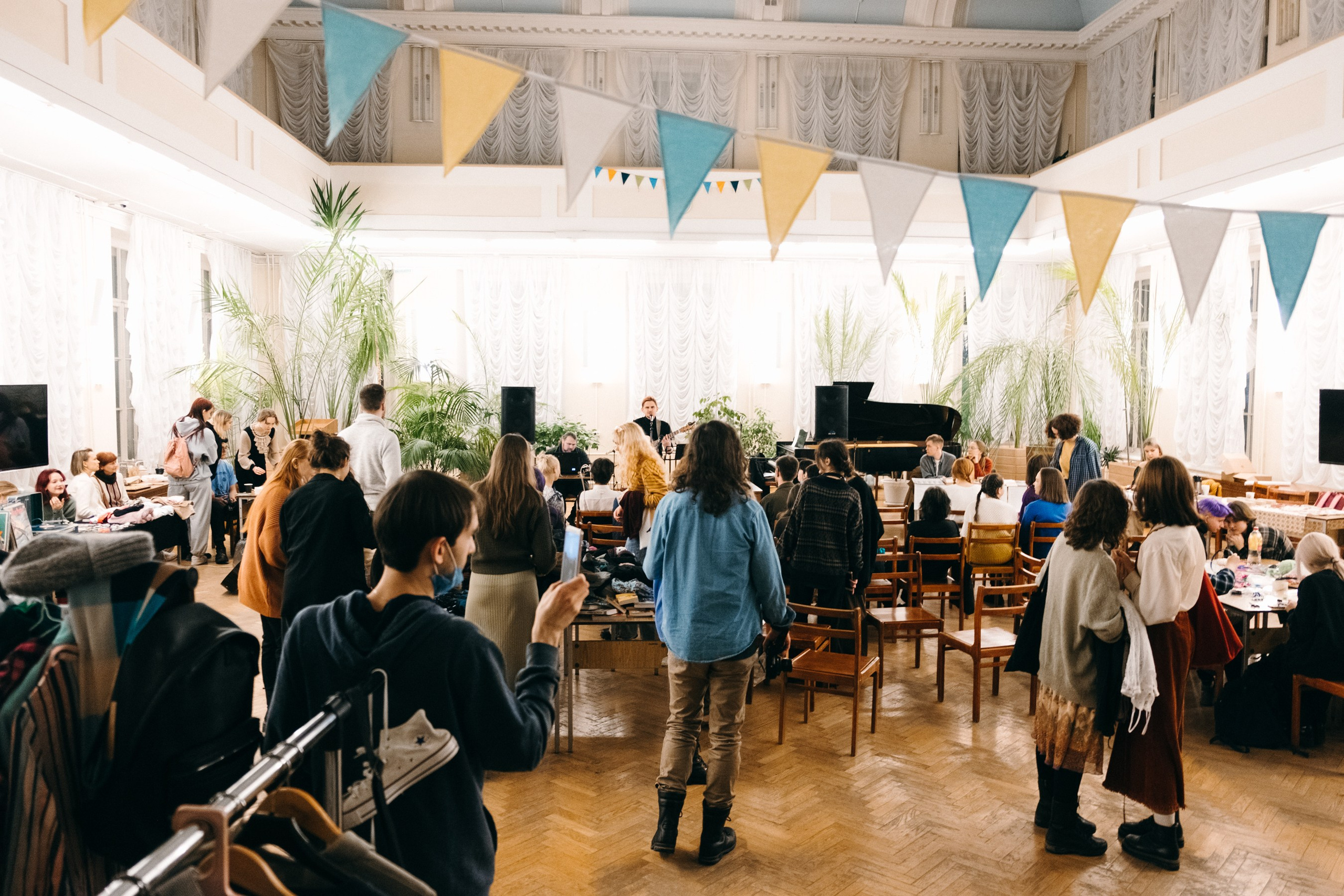 Гаражная распродажа и концерт в библиотеке им. Герцена. Varankin denis