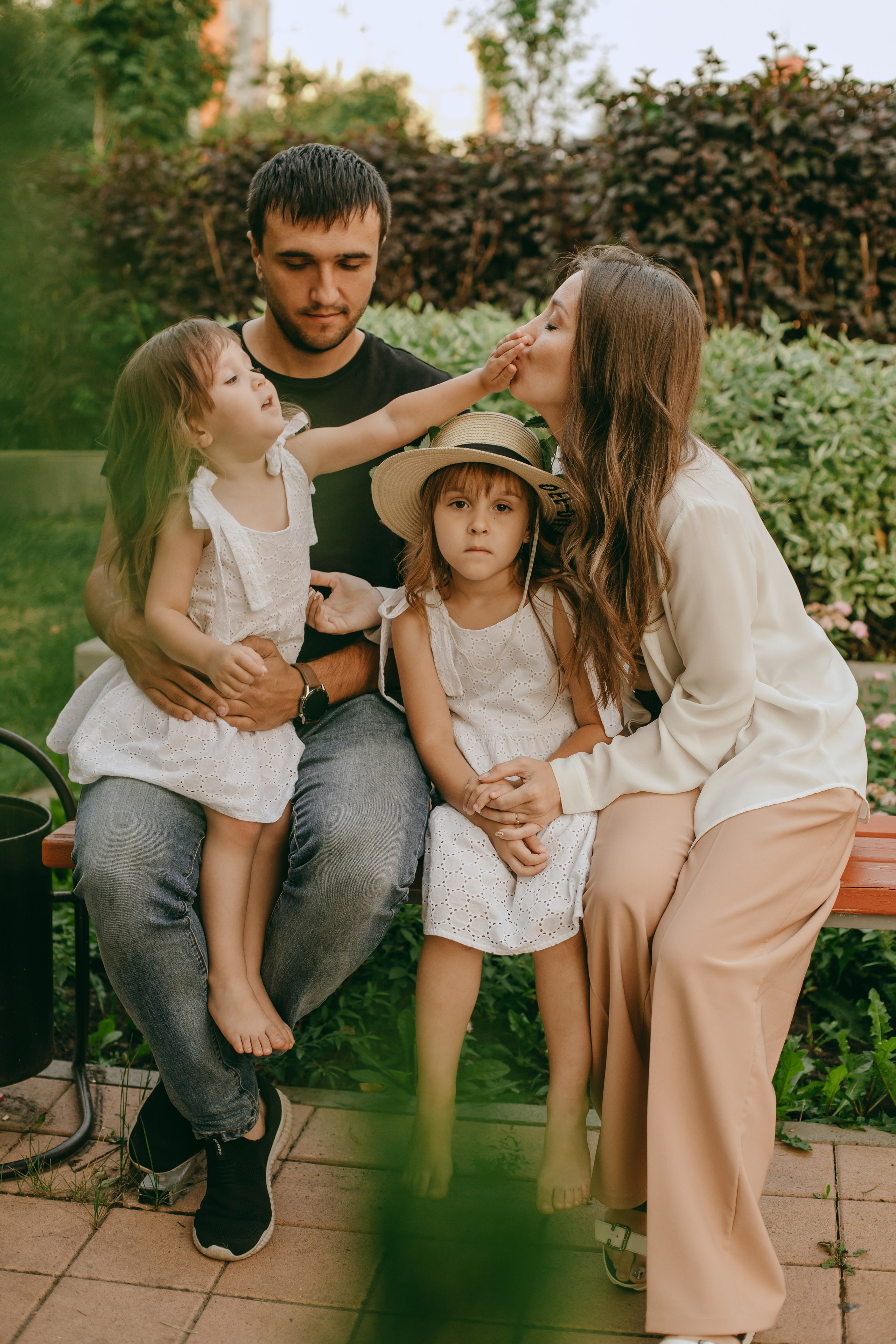 Эмма и Влада на летней прогулке с мамой. Фотограф Наталья Кургина Слюдянка Иркутск