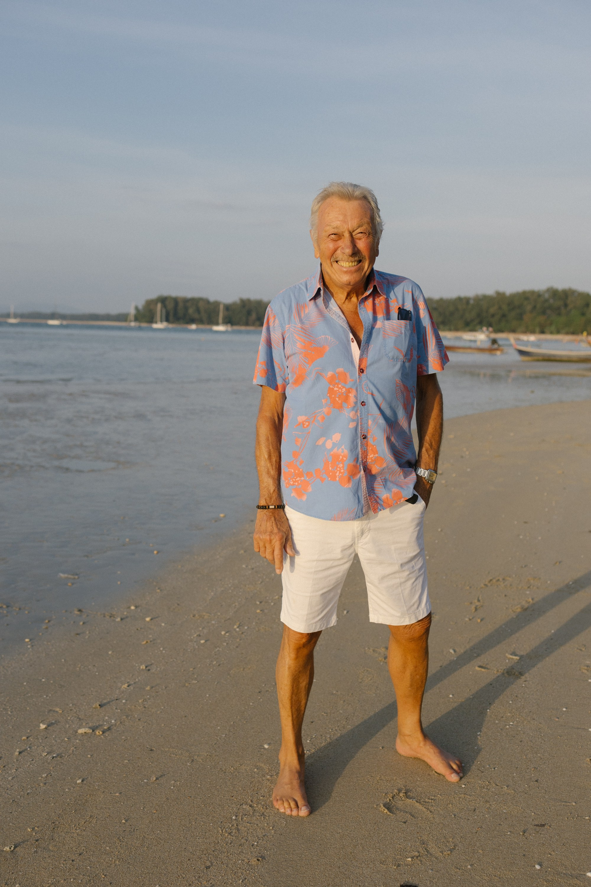 Family photoshoot in Phuket, Thailand. Fedor Lemeshko — Destination Wedding and Family Lifestyle photographer