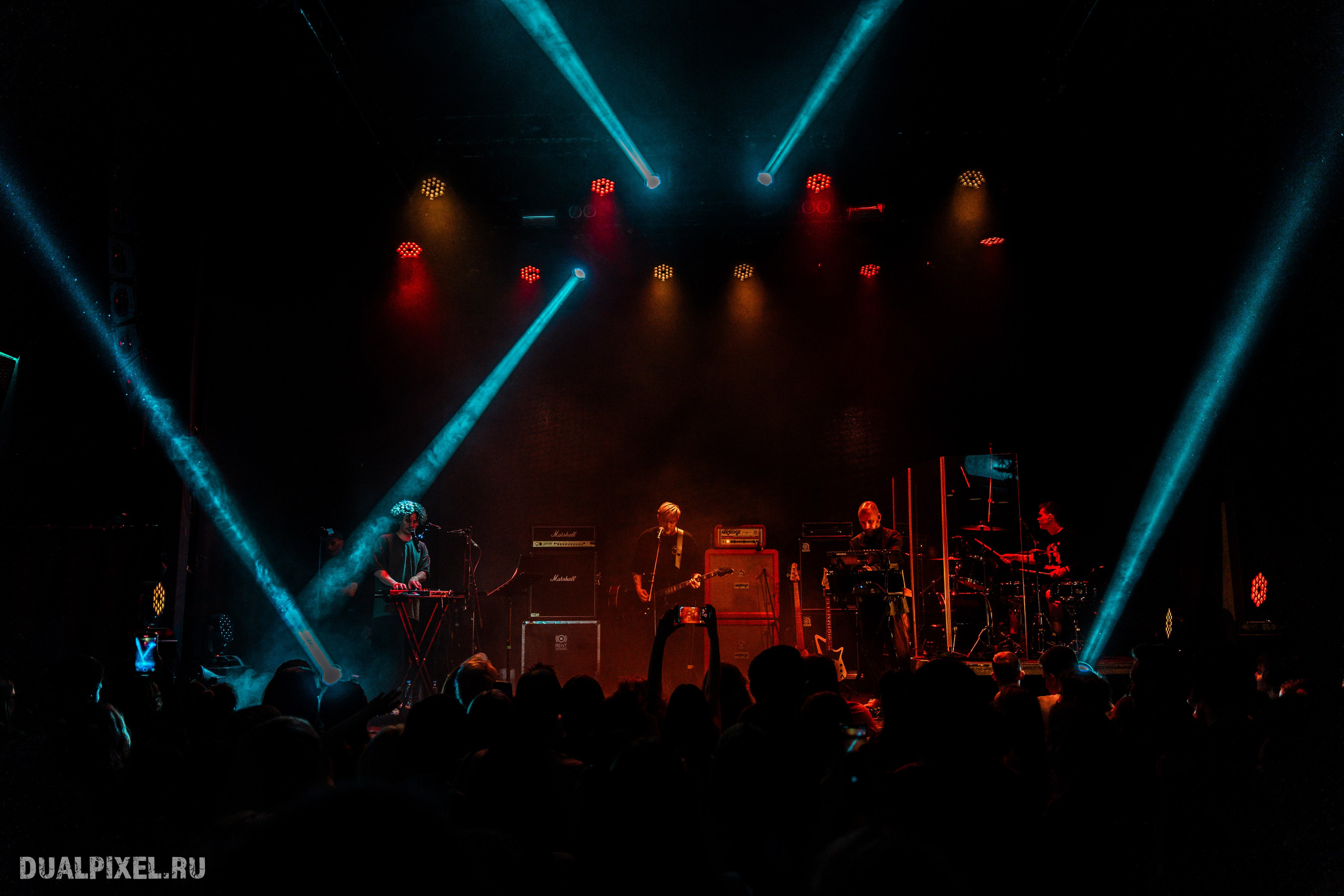 DenDerty концерт в Москве 30.03.2025. Магия музыки в кадре: Концертная Фотография