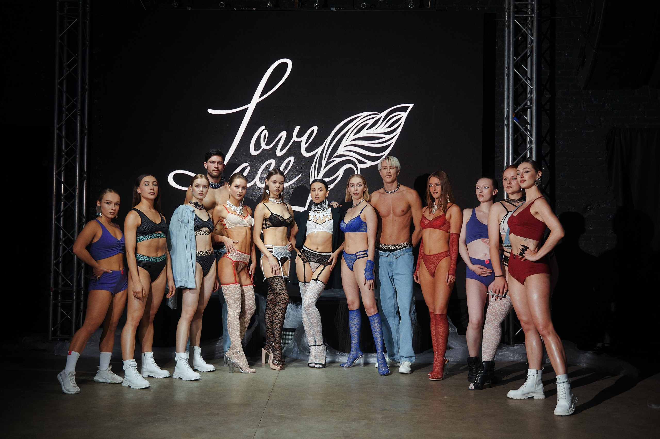 LOVELACE. Репортажной фотограф Ариан