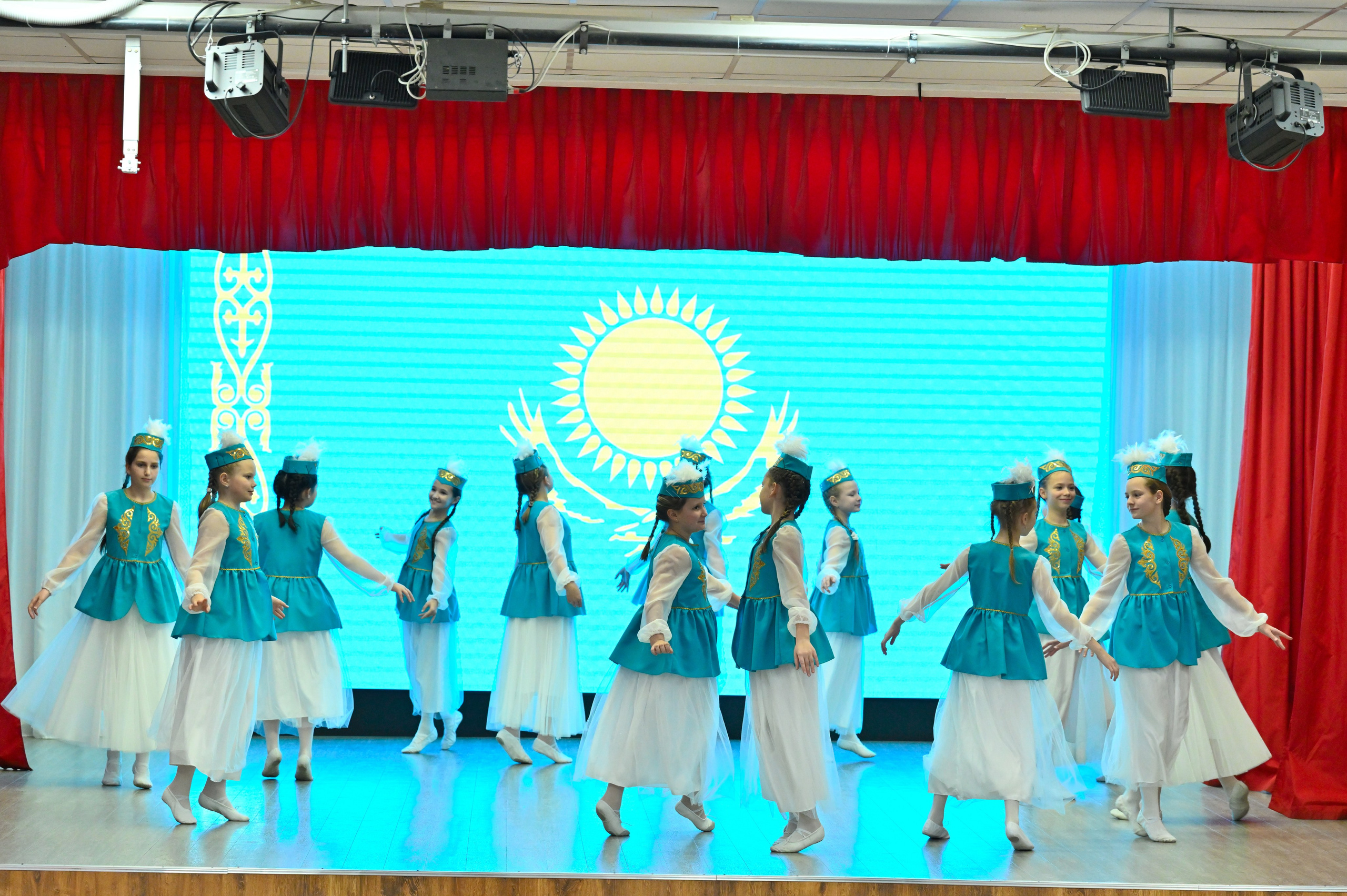 2025-11-21 День семьи 127. Снежинск фото Андрианов