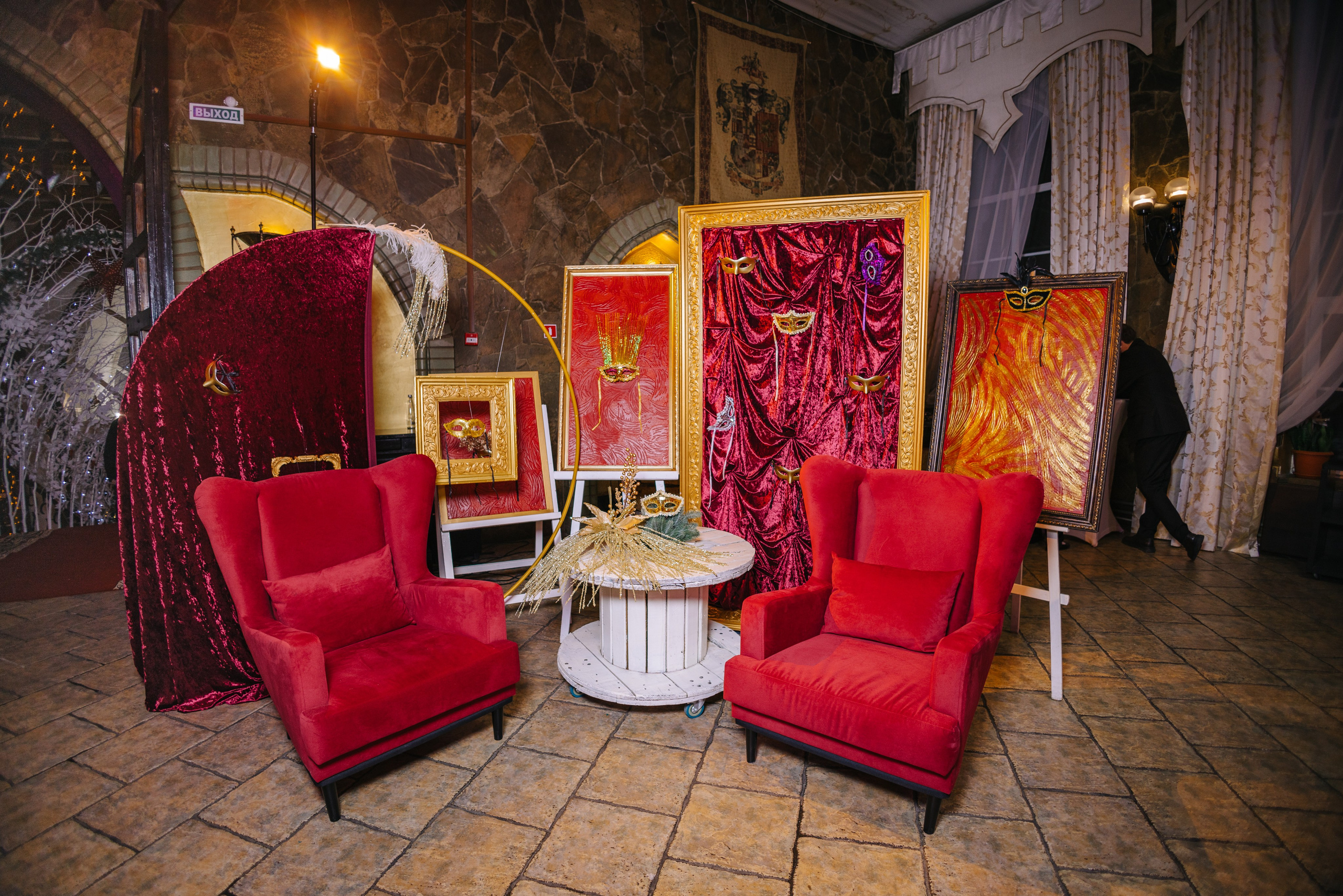 Новый год в «Айвенго» 2026. Александр Антонов. Профессиональный свадебный, репортажный фотограф в Москве, Подольске. Фото+Видео на любой праздник