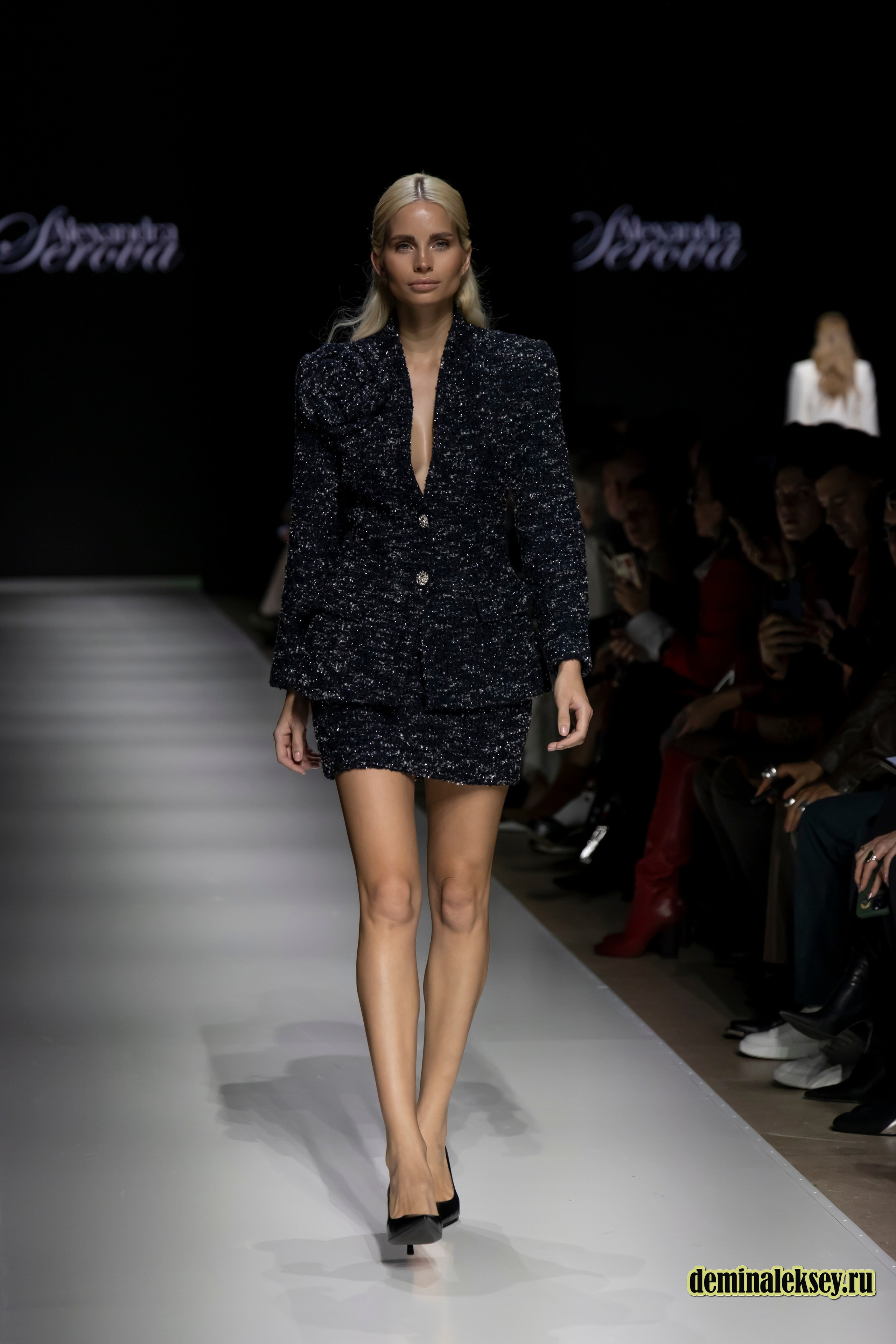 Московская неделя моды 2024 9 октября дизайнер Alexandra Serova. Репортажный, семейный и студийный фотограф в Москве Демин Алексей