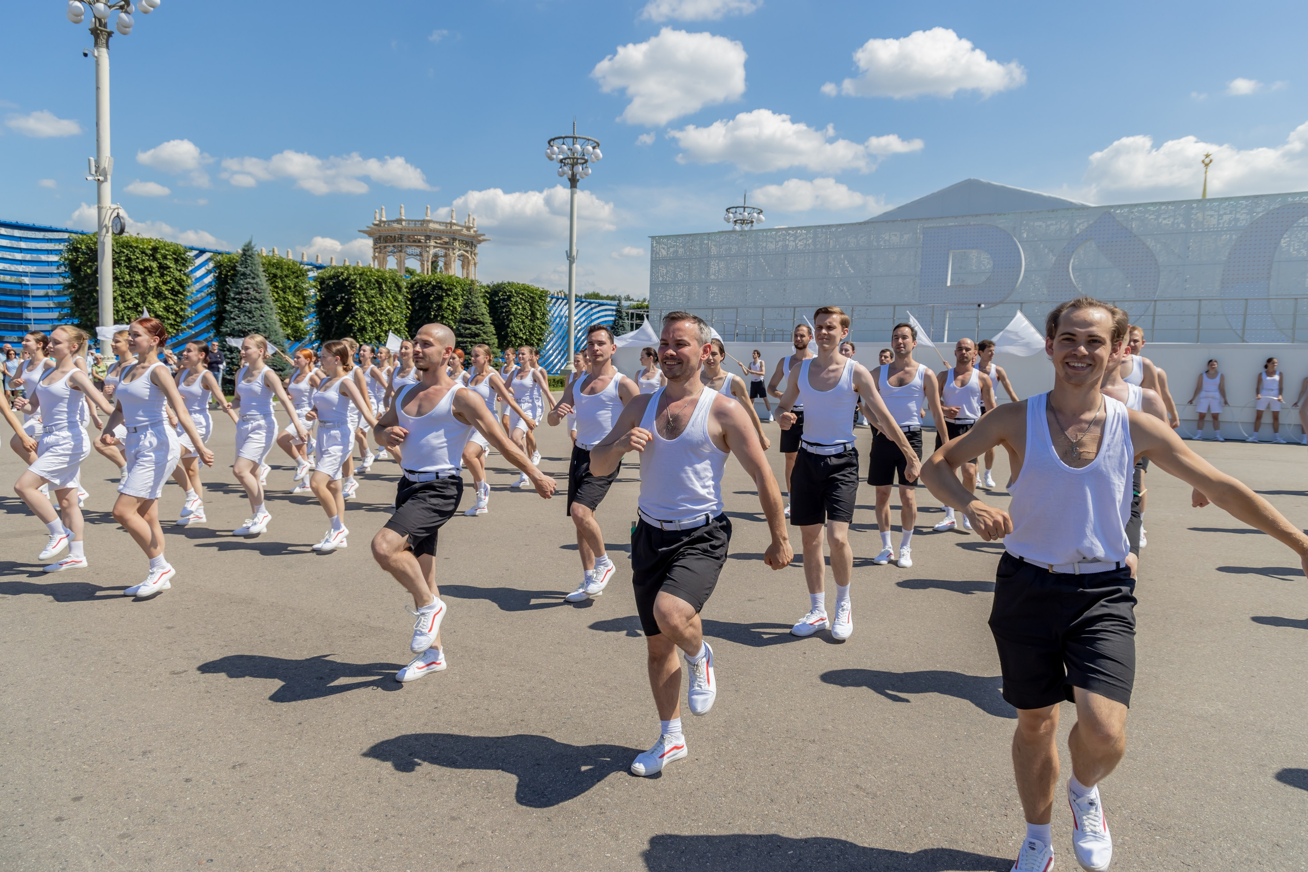 Времена и эпохи. Парад физкультурников 2024 на ВДНХ. Репортажный, семейный и студийный фотограф в Москве Демин Алексей