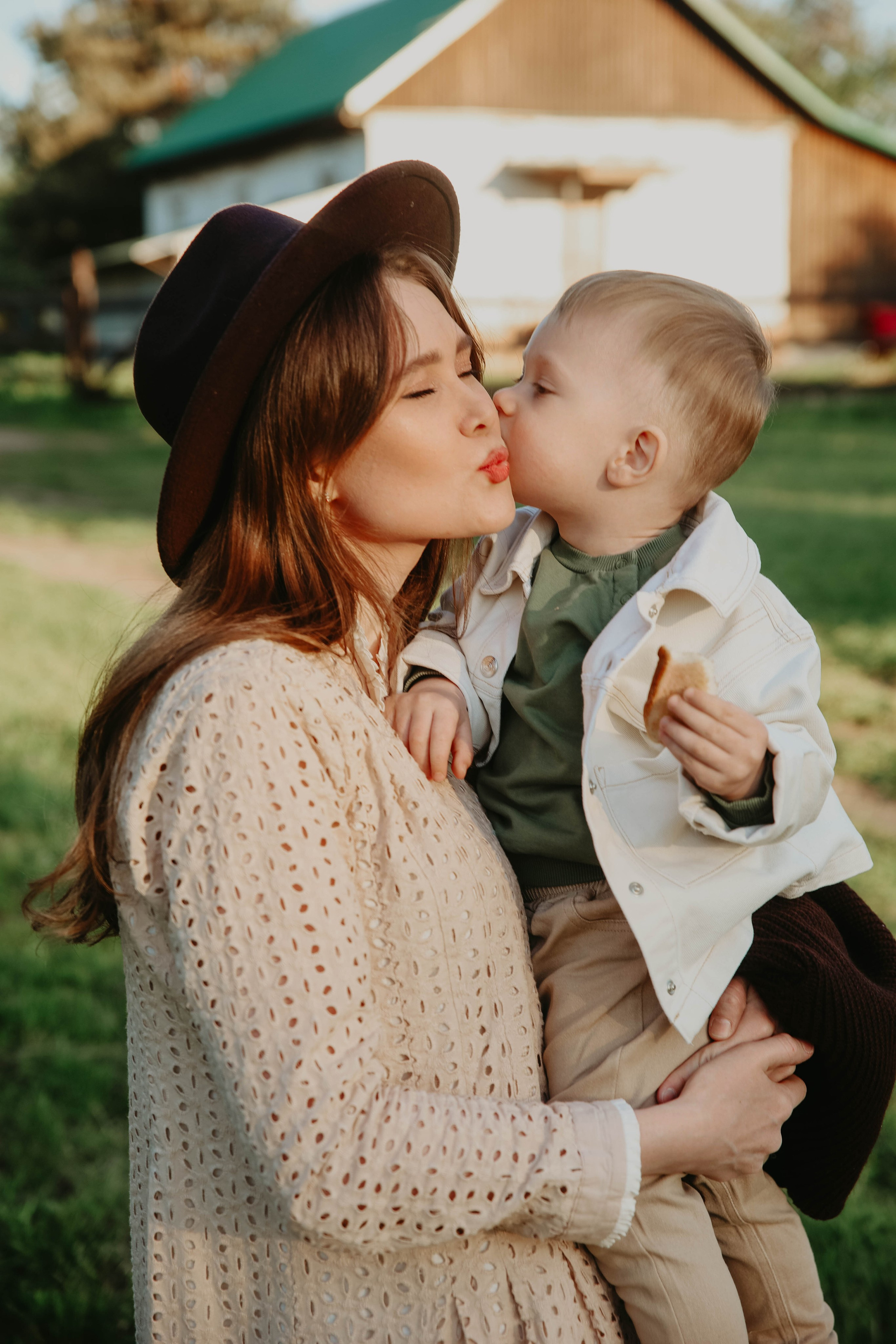 Семейная фотосессия с детьми в парке Коломенское. Свадебный и семейный фотограф в Москве