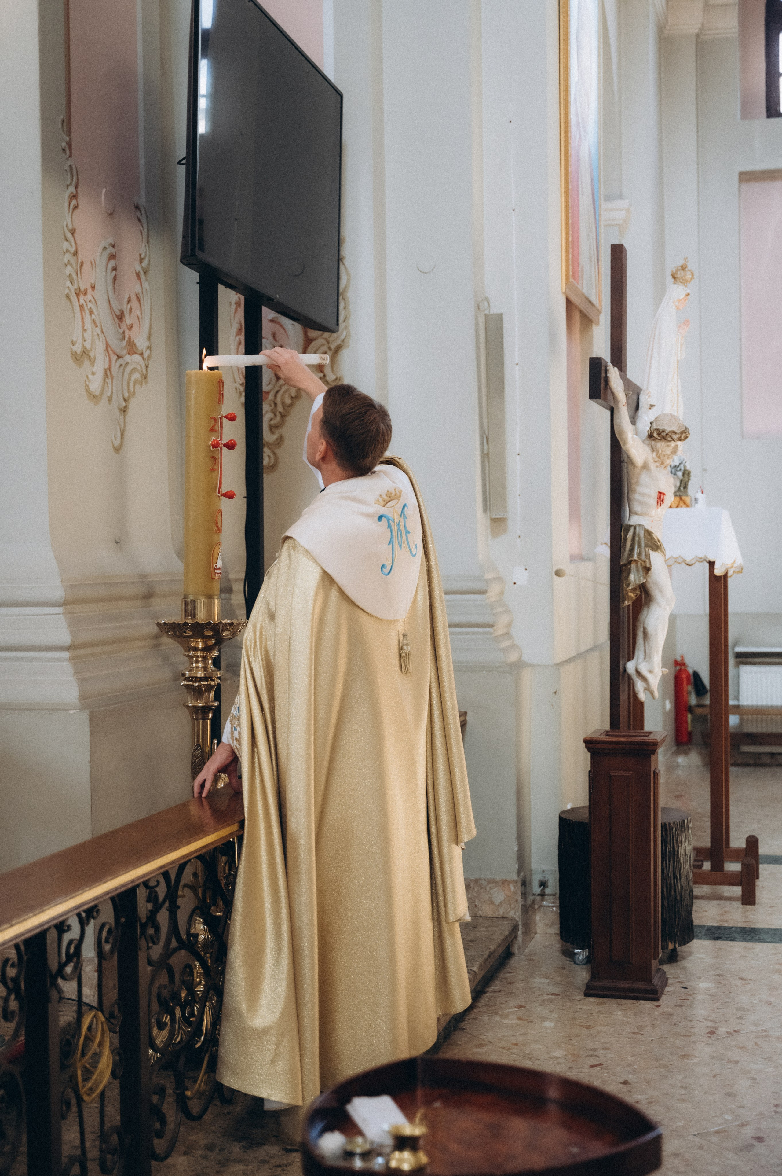 Крещение Василисы Архикафедральный костел Имени Пресвятой Девы Марии. Семейный фотограф в Минске Дарья Дреко